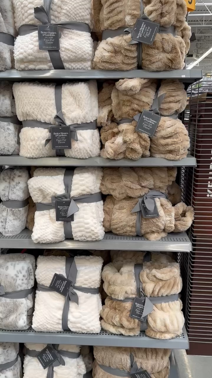 The best faux fur cozy throw blanket from walmart!

#LTKHoliday #LTKHome #LTKSeasonal