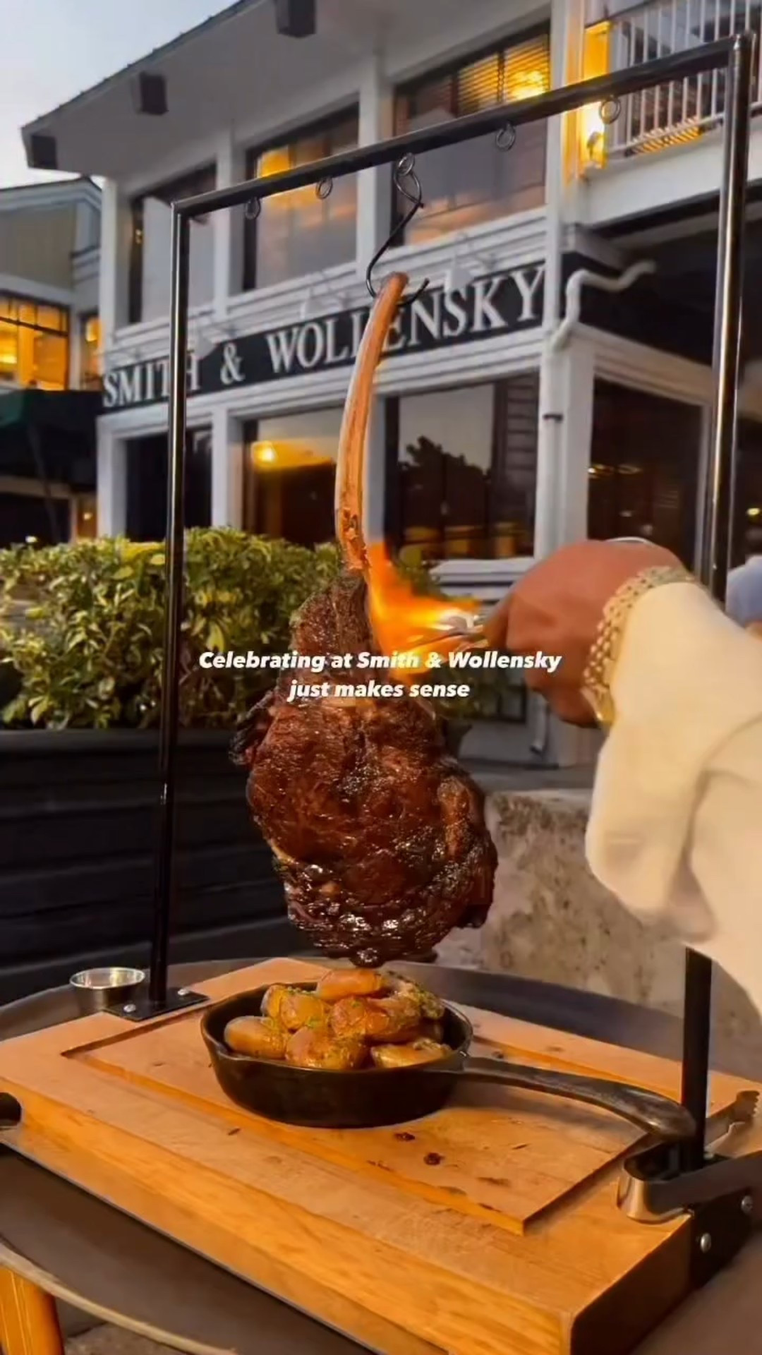 [GIVEAWAY] 🎄✨ Day 4 of 12 Days of Christmas Giveaways ✨🎄

Dinner plans, upgraded 🤍
One lucky winner will receive:

🥩 A $350 Smith & Wollensky gift card

Think perfectly cooked steaks, classic cocktails, and a night out that feels extra special ✨

To enter:
1️⃣ Follow @jqlouise and @smithwollensky /
2️⃣ Like this post
3️⃣ Tag the person you’d take to dinner below

🎉 Winner will be announced on New Year’s Eve 🎉
Day 5 coming tomorrow… 🎁✨

#12DaysofChristmas #HolidayGiveaway #SmithAndWollensky #DinnerPlans #HolidayDining #BostonEats #boston #bostonfoodies #steak #steakhouse #christmas