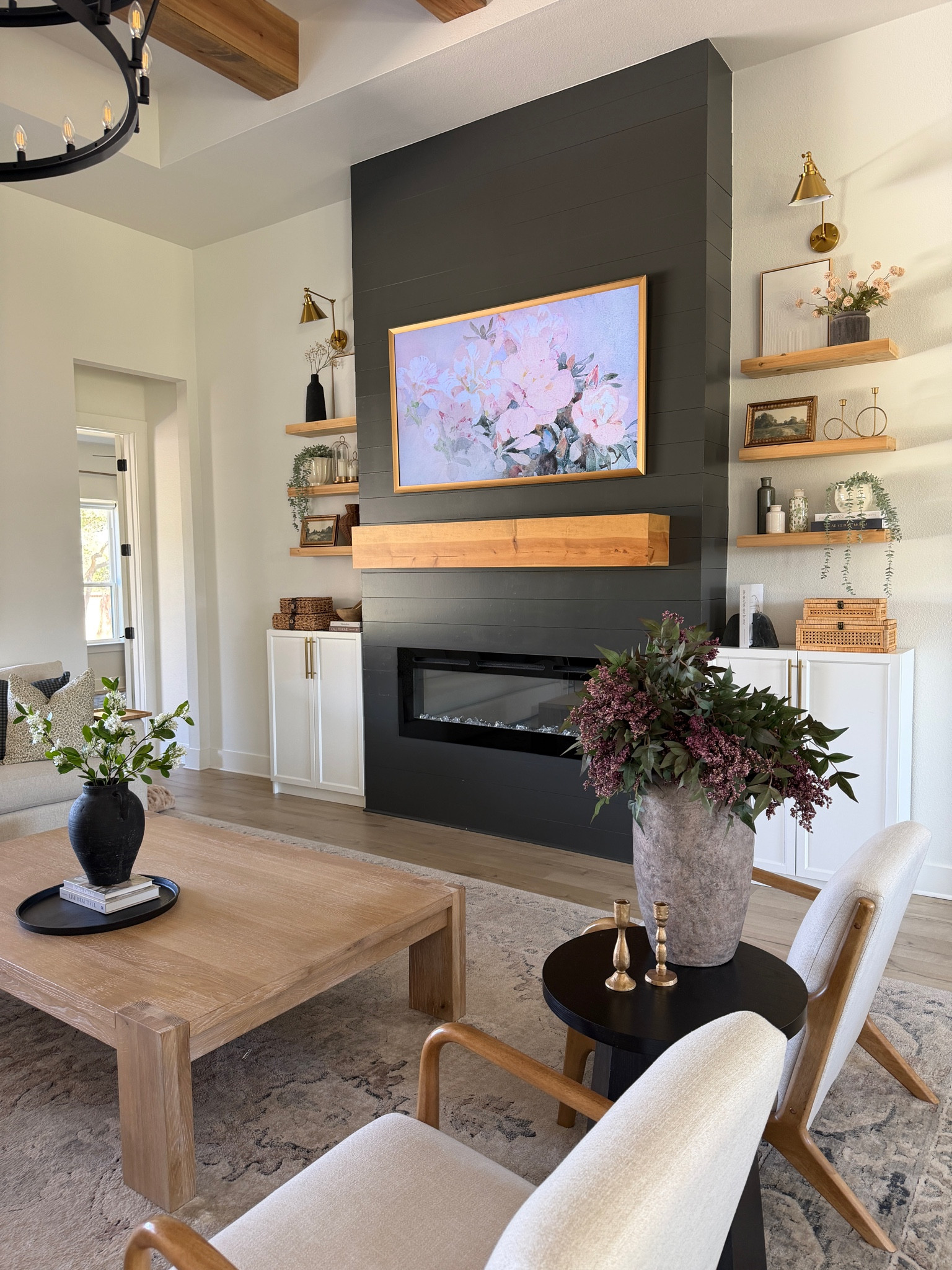 Living Room Inspo!

Affordable finds, chandelier, crate and barrel, area rug, frame tv

#LTKFindsUnder50 #LTKSeasonal #LTKHome