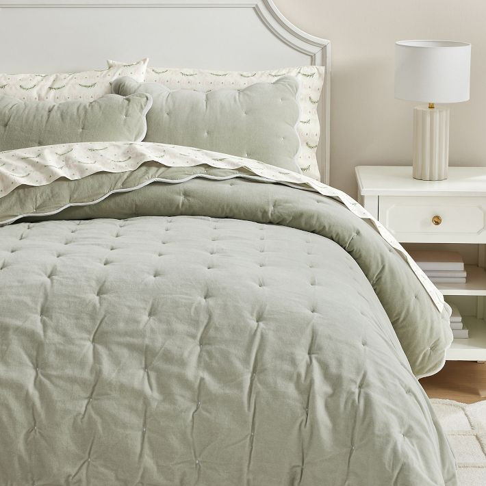 Sweet Velvet Scallop Quilt | Pottery Barn Teen