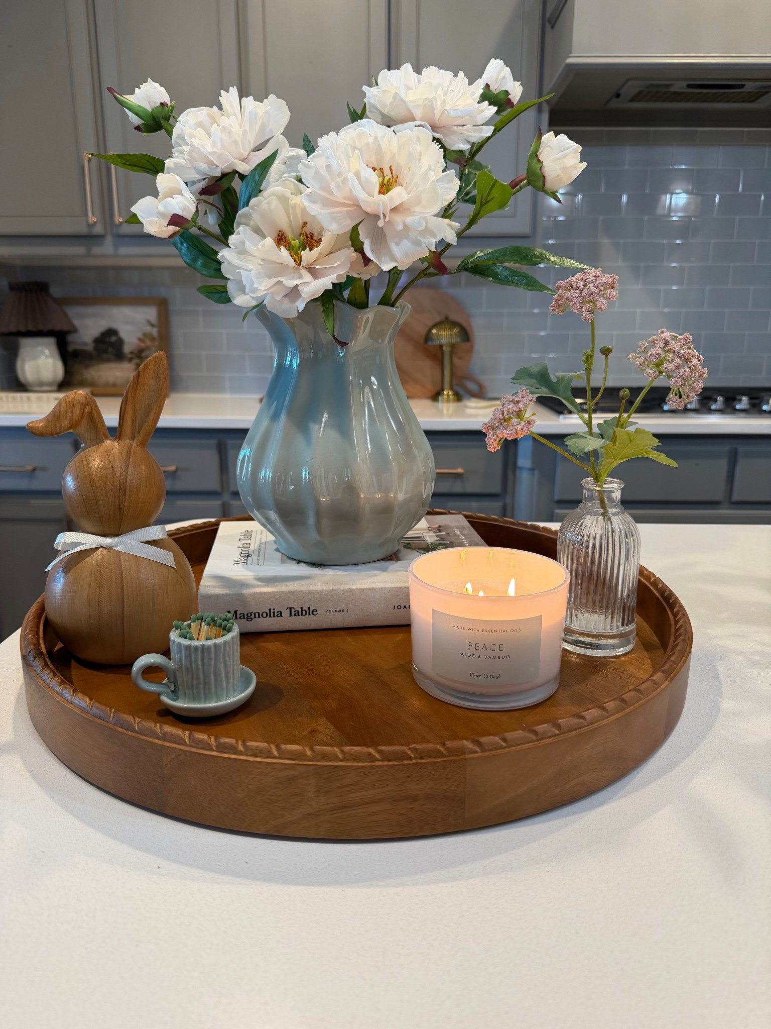 Spring is officially here and my kitchen island tray is ready 🌿

Peep the faux peonies, soft glow candle, and that wooden bunny for the perfect seasonal touch- styled on a warm wood tray that ties it all together.

🔗Linked everything in the comments!

Follow @trendyhomedecorfinds for more spring styling inspo + Target finds!

#SpringDecor2026 #NeutralHomeStyle #KitchenTrayStyling #TargetHomeFinds #TrendyHomeDecorFinds


#LTKFindsUnder50 #LTKSeasonal #LTKHome