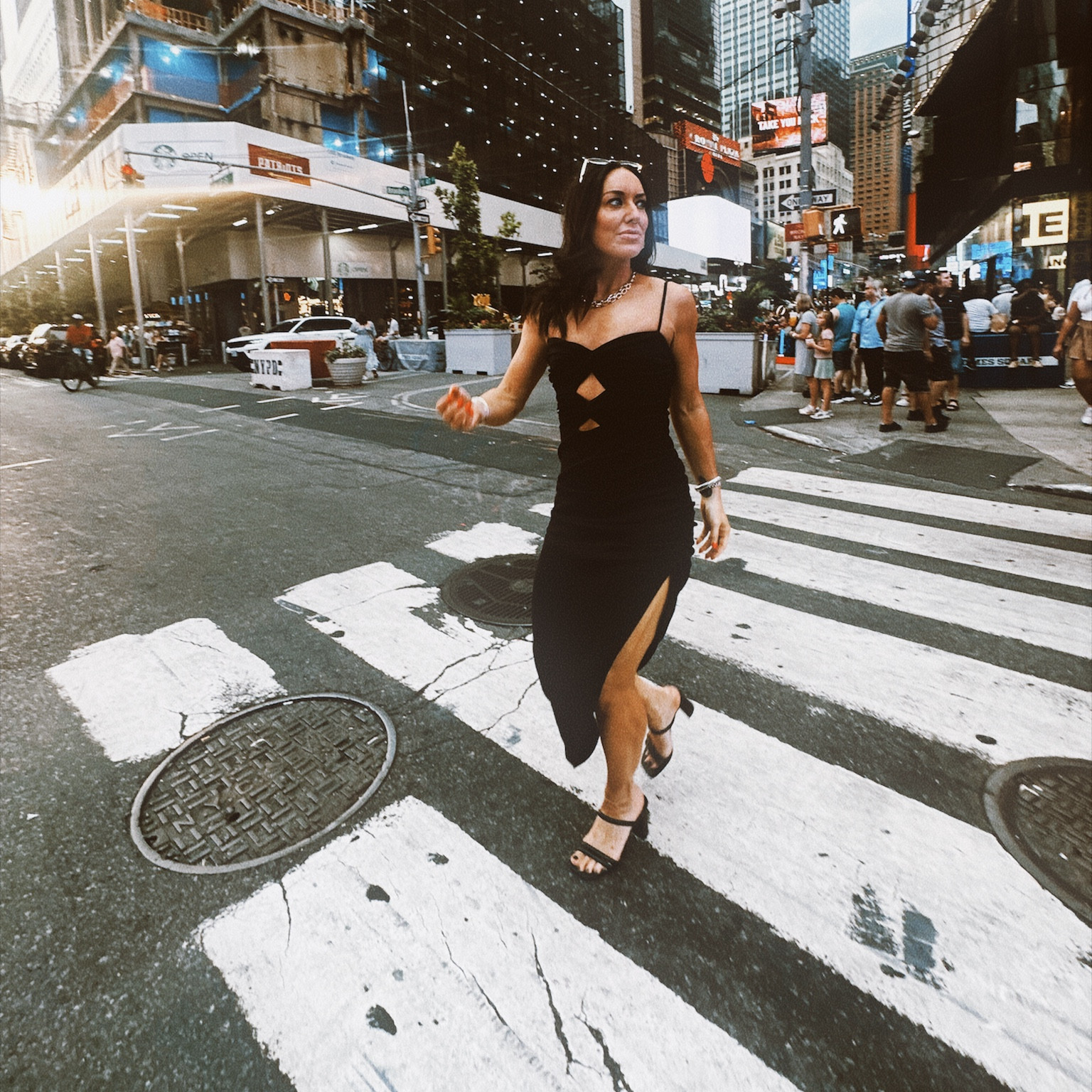 A true New York moment 🏙️

#LTKSeasonal #LTKfindsunder100