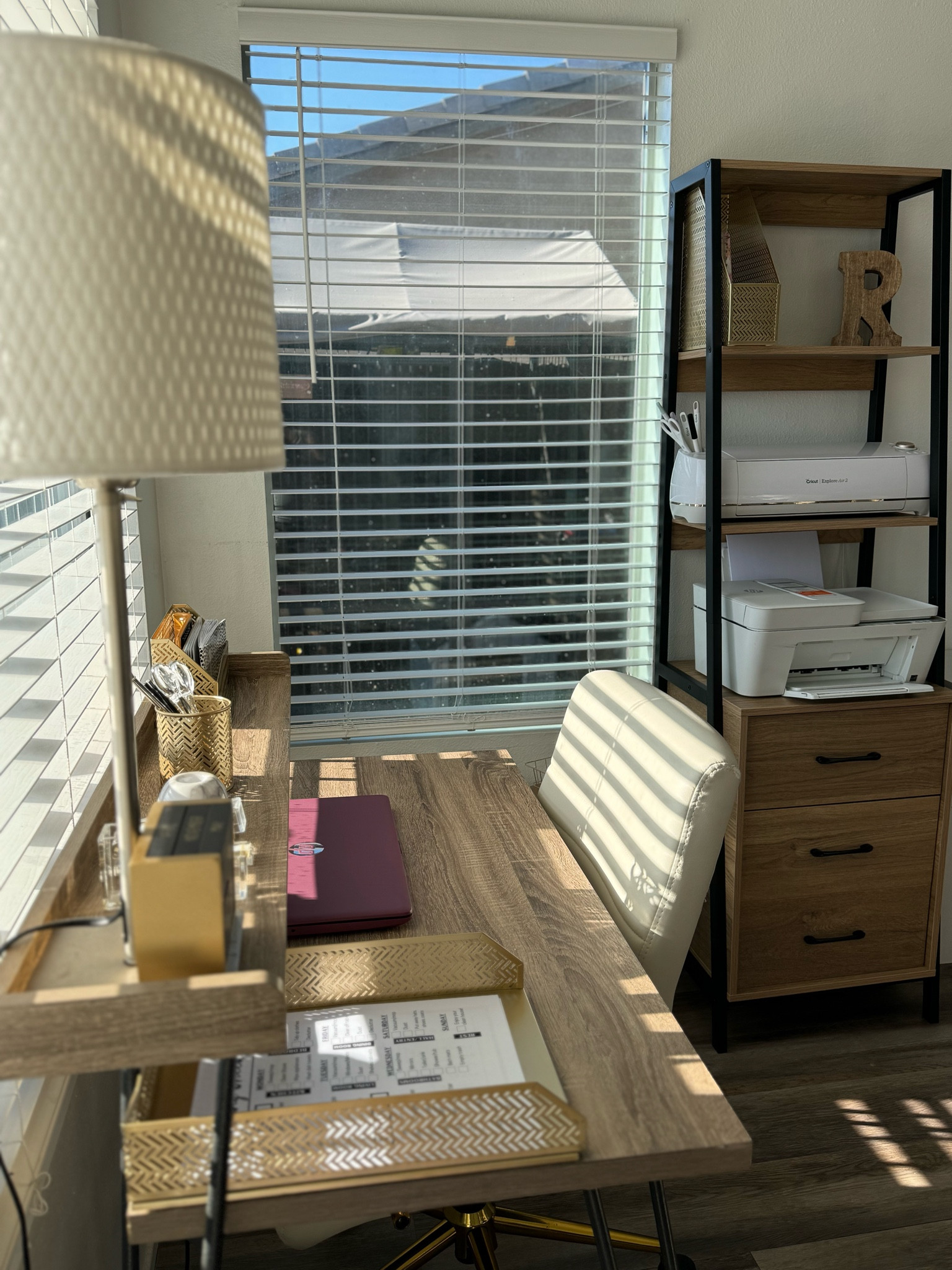 Home office details 🖇️🖤📋🖊️