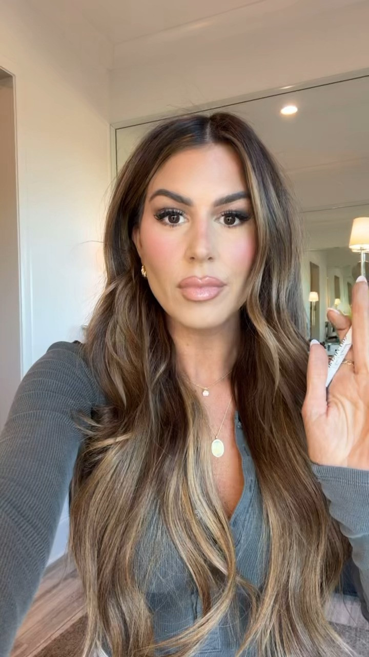 shades:
lip liner- big truffle
lipstick- creme cup
lipgloss- guava

@nordstrombeauty #nordstrompartner 

 