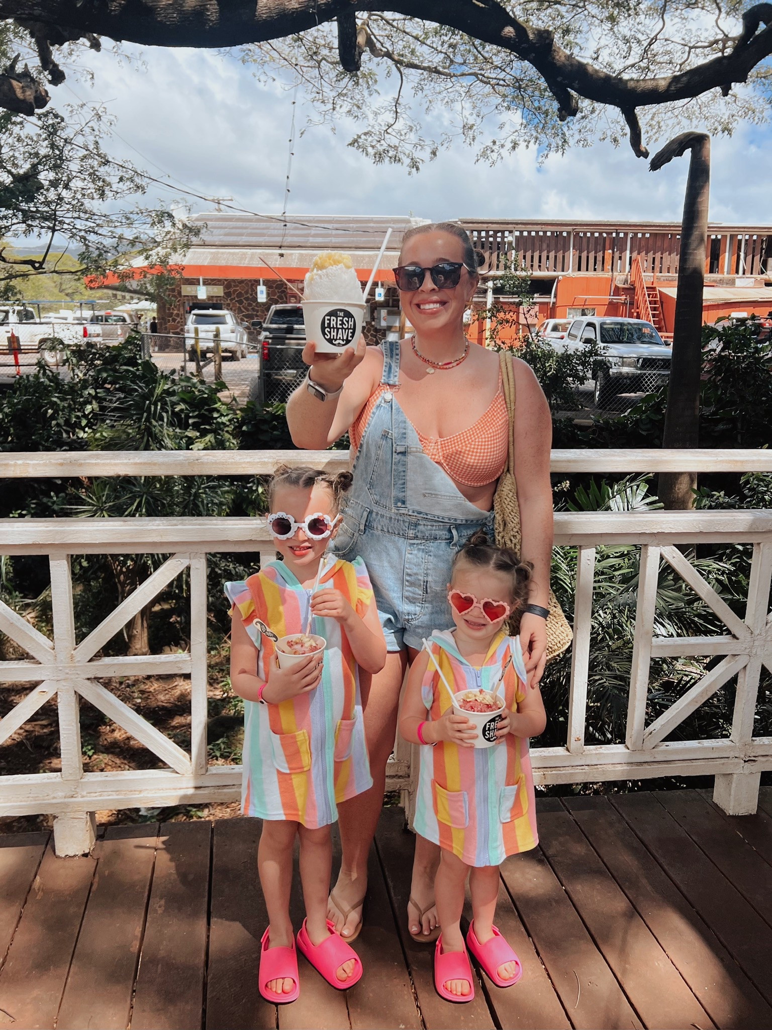 The best mom outfit for vacation! 🌺

Wearing a size Large 

Size 12 | 5’4” | 180lbs 

#LTKFindsUnder100 #LTKFindsUnder50 #LTKMidsize