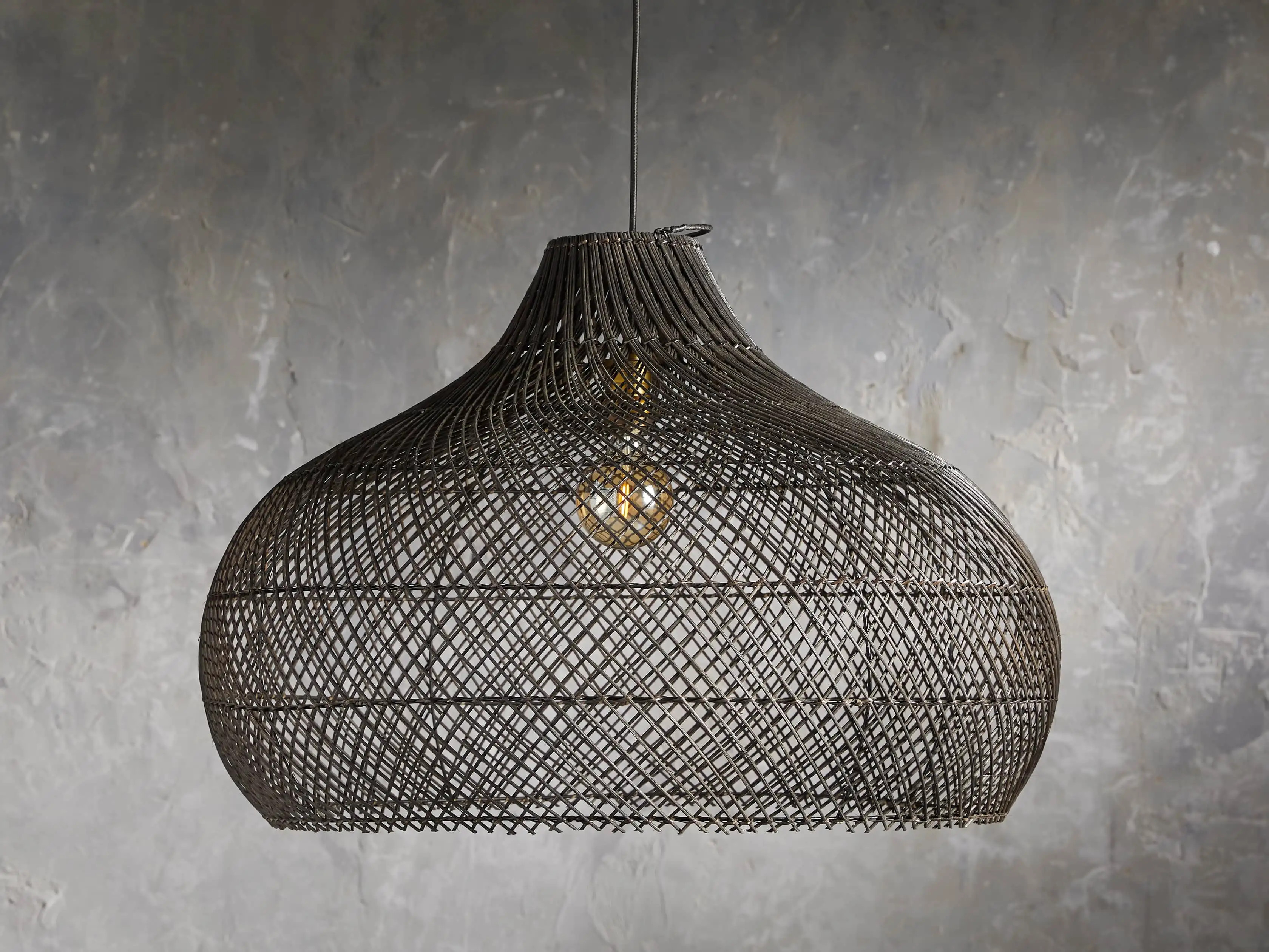 Latigo Pendant in Black | Arhaus