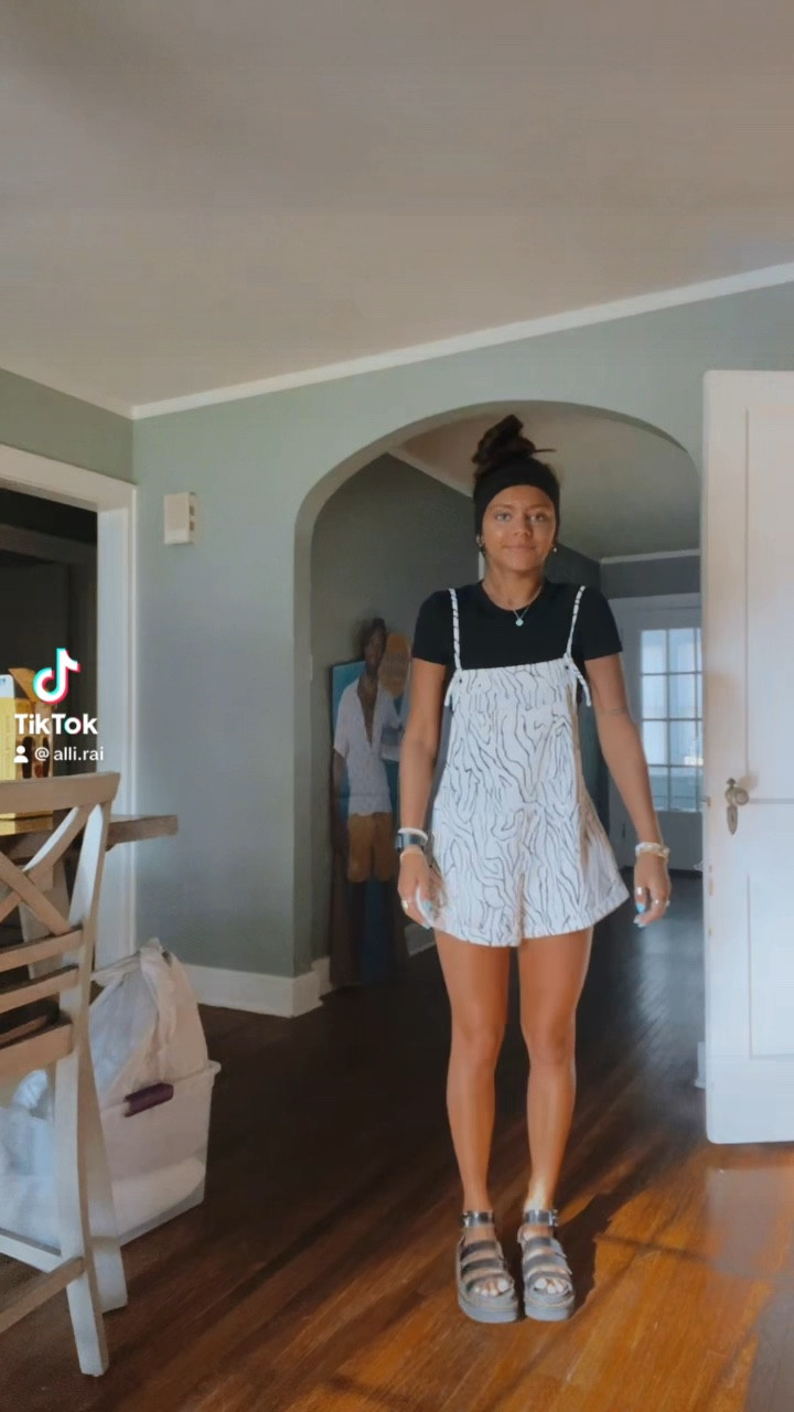 summer church fit 🖤🥥