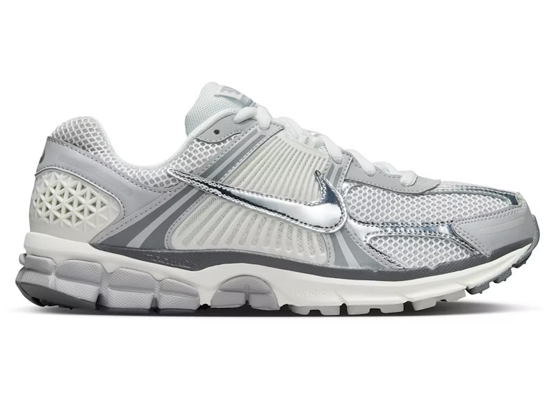 Men's Nike Zoom Vomero 5 Metallic Silver Sneakers in Summit White/Light Smoke Grey | StockX