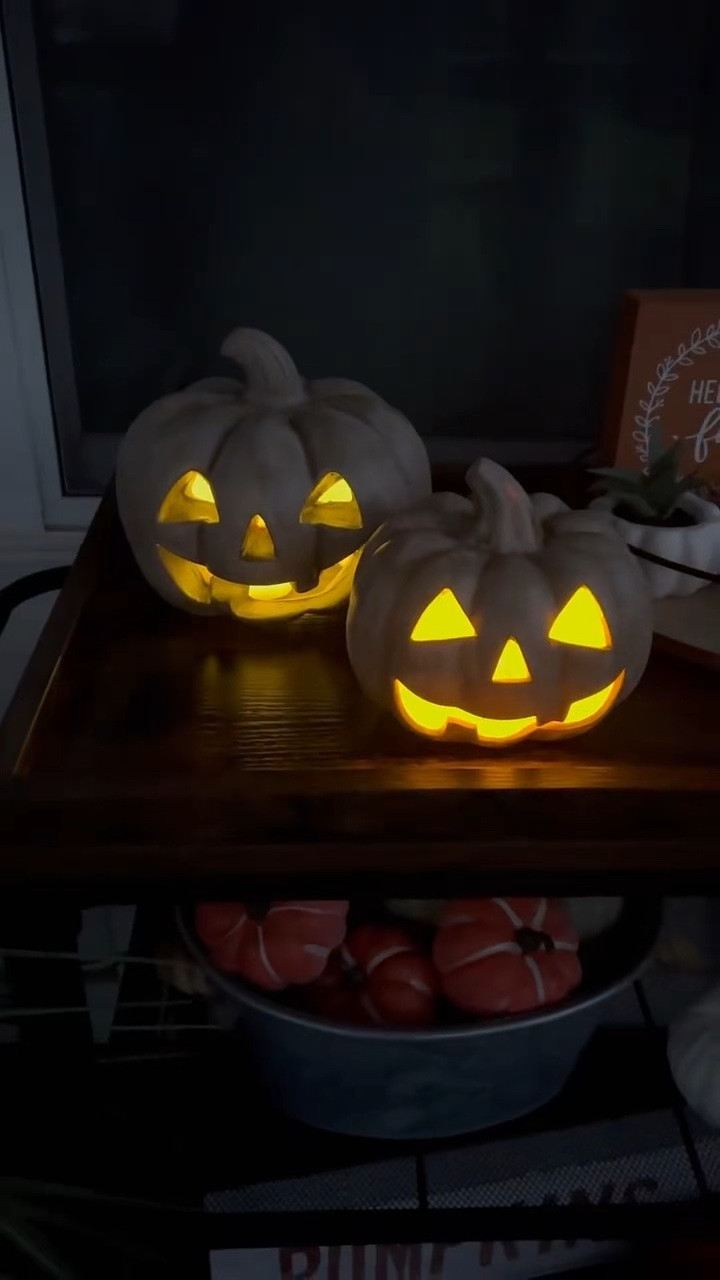 🎃 THIS POTTERY BARN PUMPKIN DUPE COSTS A FRACTION OF THE PRICE! 👻

I spotted these ceramic LED pumpkins at Michaels and immediately knew they had DIY potential! 😍 So, of course, I brought them home and transformed them into terra cotta jack-o’-lanterns inspired by the viral Pottery Barn pumpkins—without the Pottery Barn price tag! 🙌

I absolutely LOVE finding affordable Halloween decor and turning it into something that looks way more expensive than it actually is. And this easy Pottery Barn pumpkin dupe might be one of my favorite Halloween DIYs yet! 🎃

They have that perfectly aged, textured terra cotta look that’s so good for cozy, vintage-inspired fall and Halloween decor. Plus, since the pumpkins are LED, they look even cuter all lit up at night! ✨

Because why spend $$$ when a little DIY magic can give you the same high-end look for less?! 👏

What do you think—did I nail this Pottery Barn jack-o’-lantern dupe?! 🎃🧡

Save this idea for your next DIY Halloween decor project!

#LTKvlog #LTKHome #LTKSeasonal