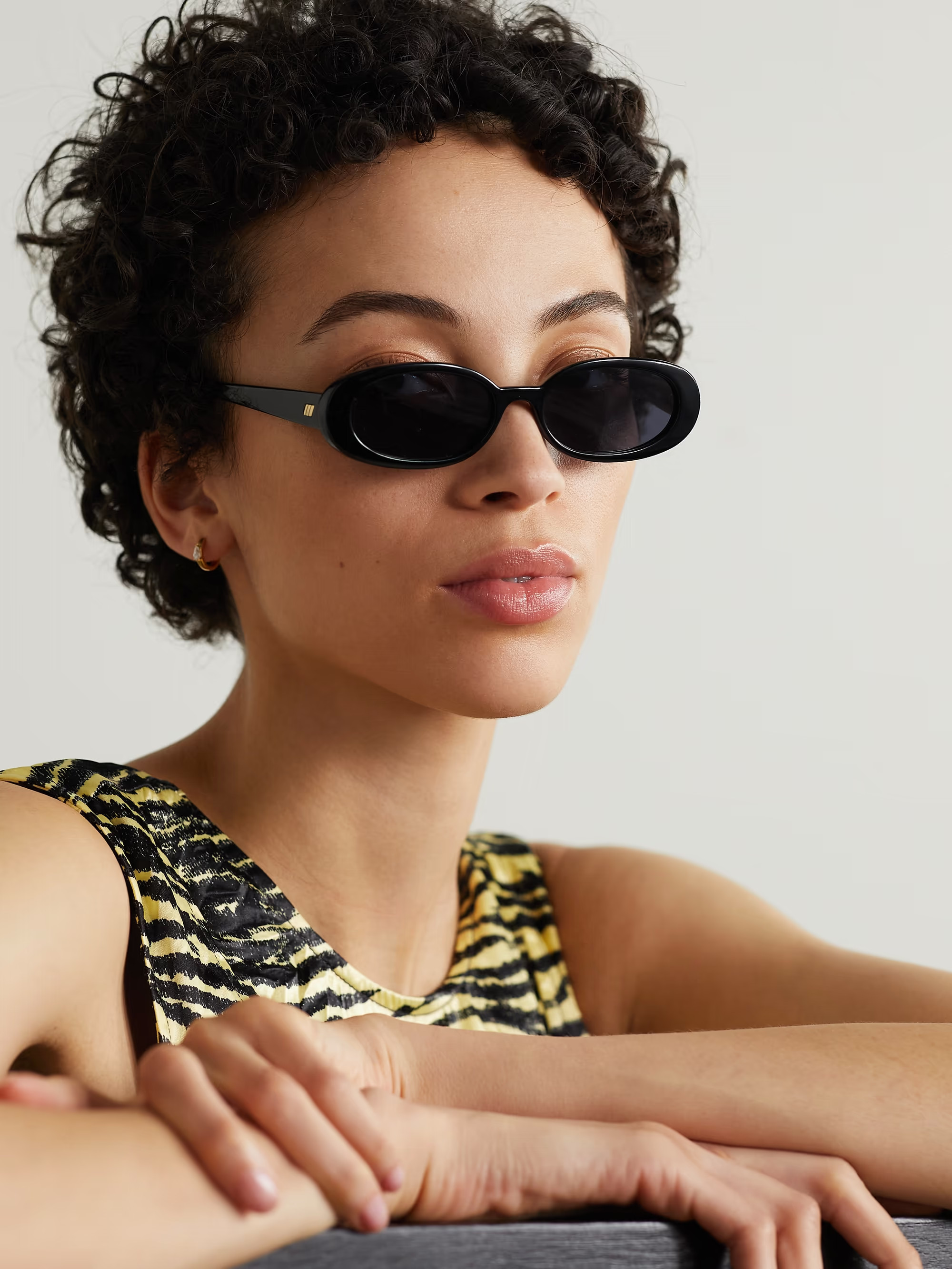 Black Outta Love oval-frame acetate sunglasses | LE SPECS | NET-A-PORTER | NET-A-PORTER (UK & EU)