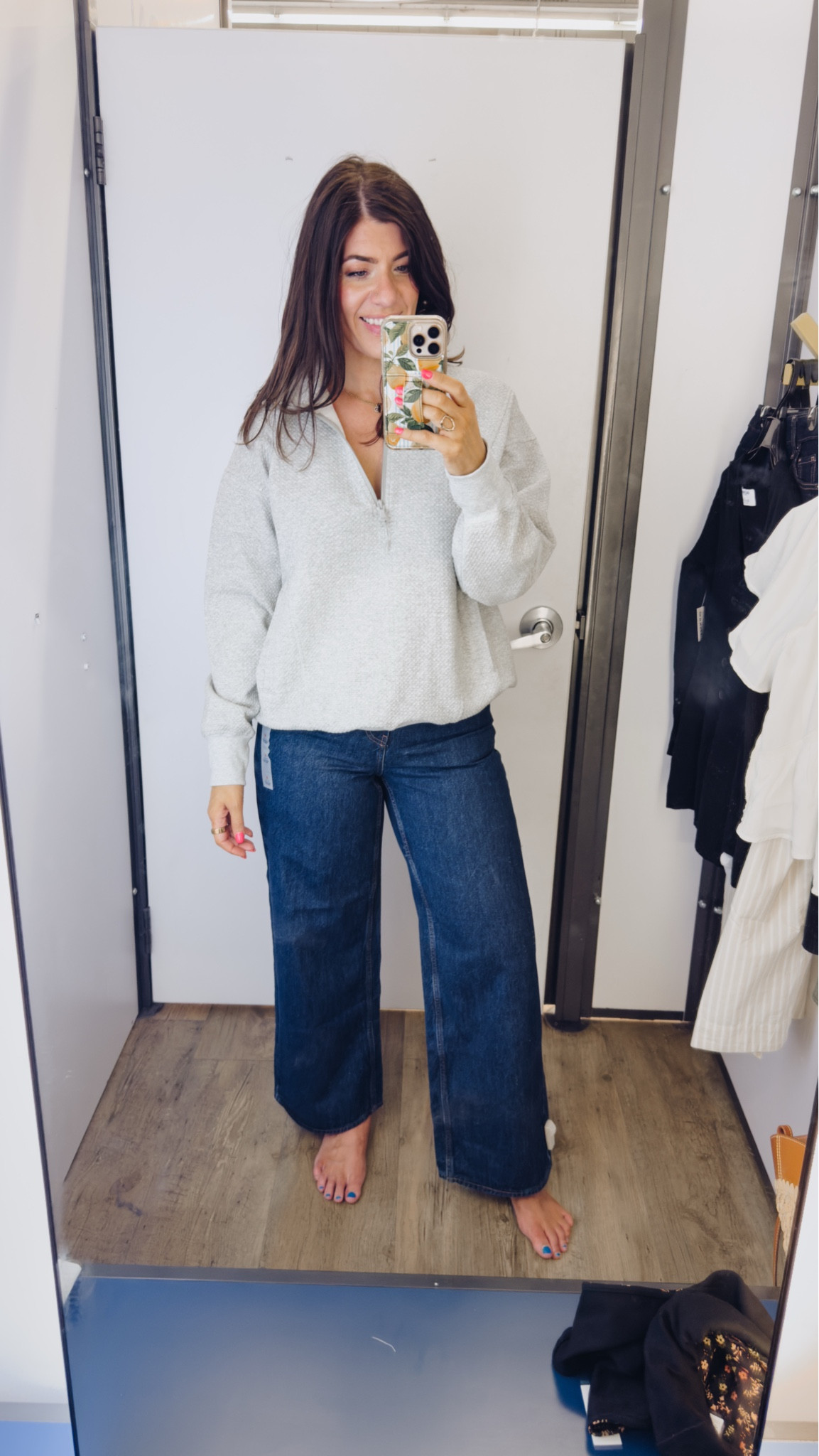 Old navy sale try on
In a medium oversized zip up sweatshirt
In a 6 short wide leg jeans (it’s what the store had)


#LTKSaleAlert #LTKFindsUnder50 #LTKMidsize