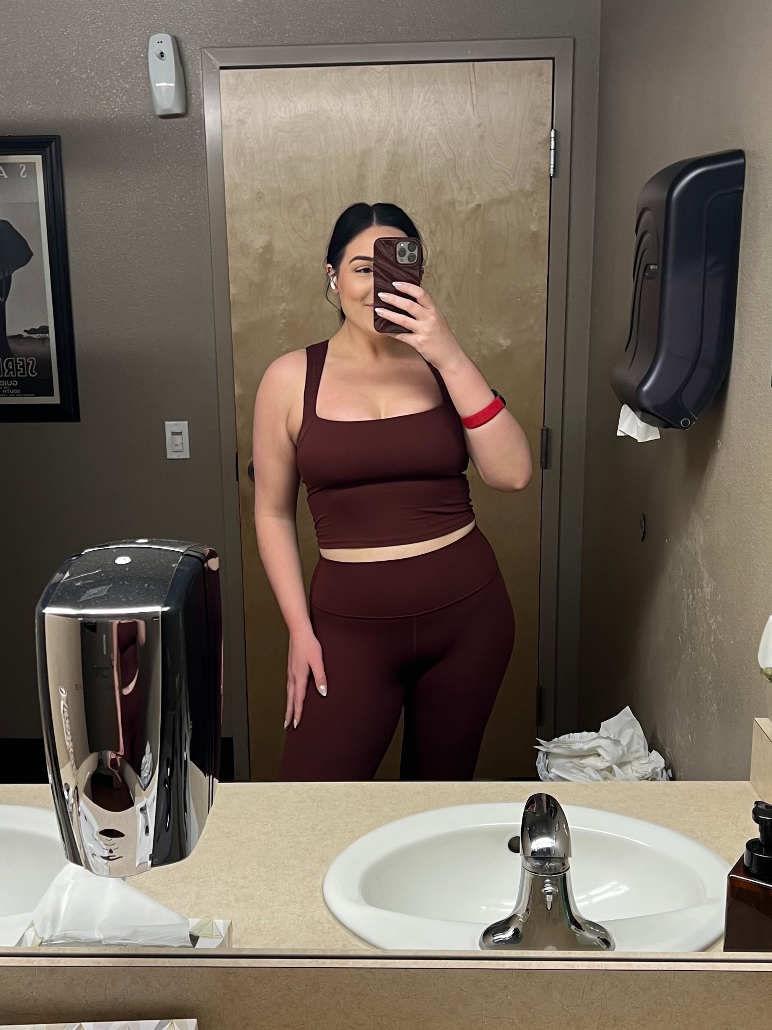 supportive & flattering matching workout set! I took a Large in both! 

I’m 5’9” with a DD bust :)

#LTKStyleTip #LTKActive #LTKFindsUnder50