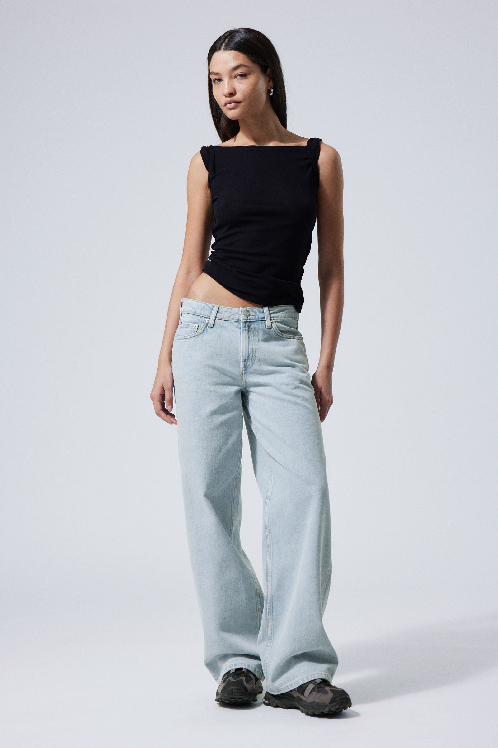 Lockere Jeans Ampel mit niedrigem Bund | Weekday
