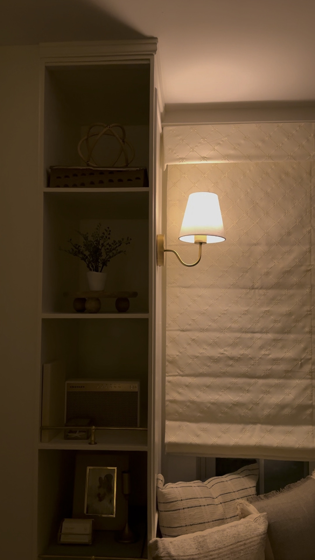 This is the first light bulb I’ve seen to truly do it all! It’s battery operated via remote, rechargeable and has a number of dimmable and color settings. Can’t beat it! Shop it and a few other items I’m loving at the moment via stories, the blog or my bio!
•
•
•
amazon finds, no hardwire light, magic light bulb, amazon home, affordable home decor, home hack, cozy corner 

Follow my shop @megleonardco on the @shop.LTK app to shop this post and get my exclusive app-only content!

#liketkit #LTKfindsunder50 #LTKhome #LTKsalealert
@shop.ltk
https://liketk.it/4rUQs