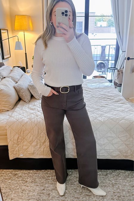 How to Style Chocolate Brown Jeans 🤎 I love these with an ivory sweater and chic cream booties! I got this brown leather belt with the gold ring in Italy, but linked some similar styles to order.