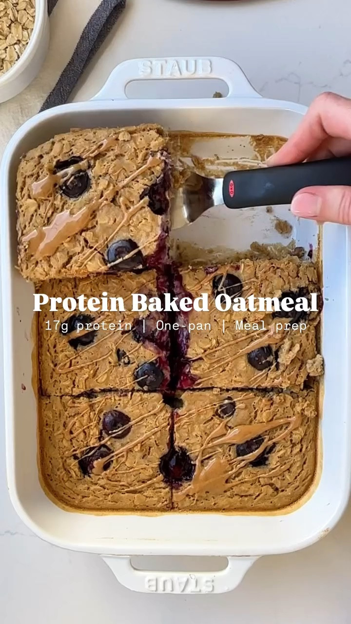 PROTEIN BAKED OATMEAL! 🥣🍪

Head over to eatingbirdfood.com for the full recipe.

Packed with over 17 grams of protein per serving, it’s perfect for meal prep (makes 6 servings) and incredibly easy to make. 

 #bakedoatmeal #proteinpackeddiet #proteinpackedbreakfast #proteinoatmeal #proats #proteinbakedoatmeal #bakedoats #LTKHome #LTKWatchNow #LTKActive
