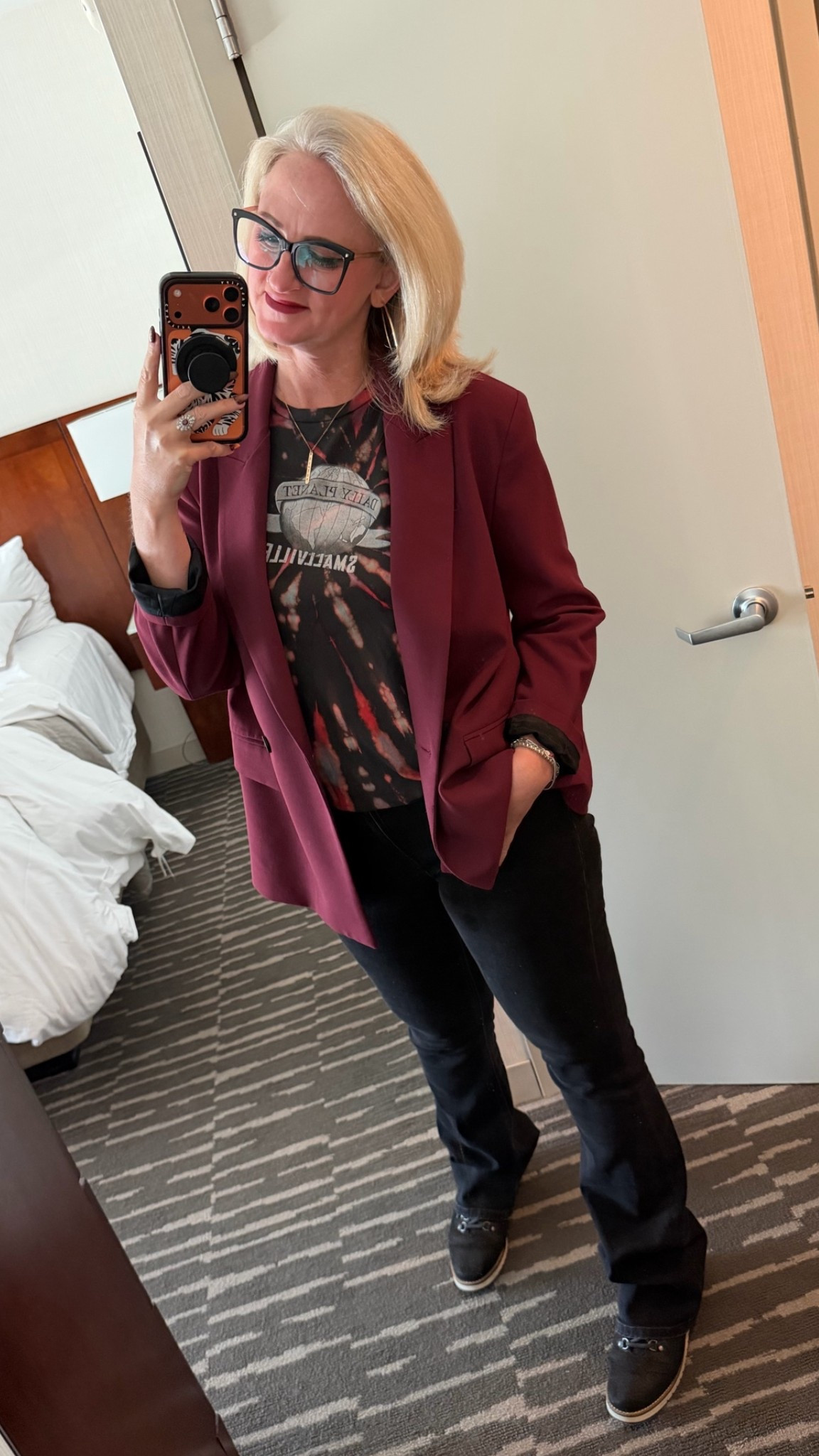 Today’s work fit: Thrifted, upcycled vintage Smallville tee paired with my favorite Merlot colored Zara blazer and new long black jeans from Buckle.  🖤

#LTKootd #LTKOver40 #LTKMidsize
