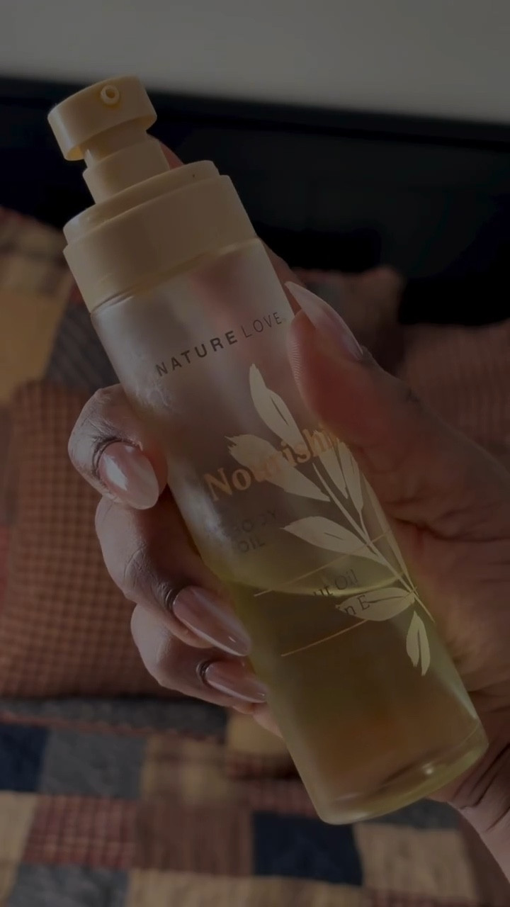 Love isn’t just romance, it’s the way I care for myself before the day asks anything of me.

From quiet mornings to focused workdays, this month is about pouring into me first and letting everything else flow from there.

February love, in all forms. 🤍

All products seen here are linked on my LTK—find them via the 🔗 in my bio

#morningroutine #selfcaremorning #februaryroutine
#sundayreset #blackcreators