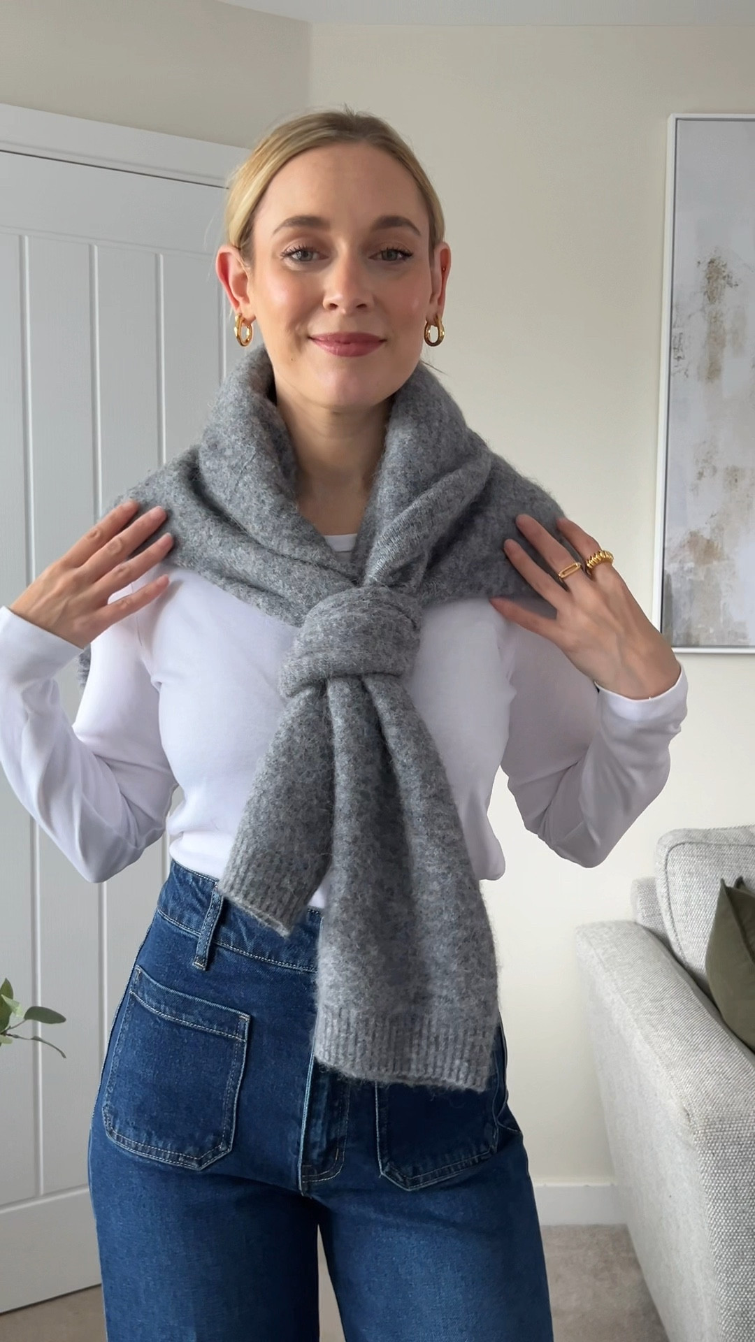 How to tie a jumper over your shoulders 🩶

#LTKuk #LTKstyletip #LTKwinter