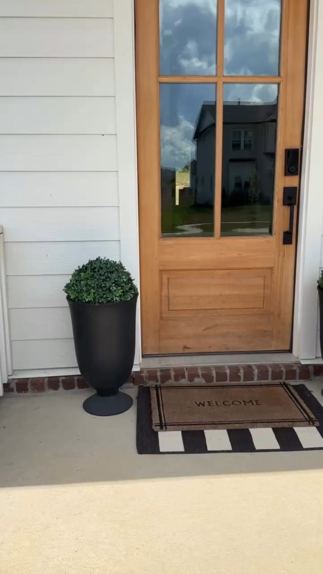 Switching out my porch for fall 🤎🍂🍁

These faux fall mums are so realistic and the perfect no maintenance addition to your front porch! They’re currently on sale! 

#LTKHome #LTKFindsUnder100 #LTKSeasonal