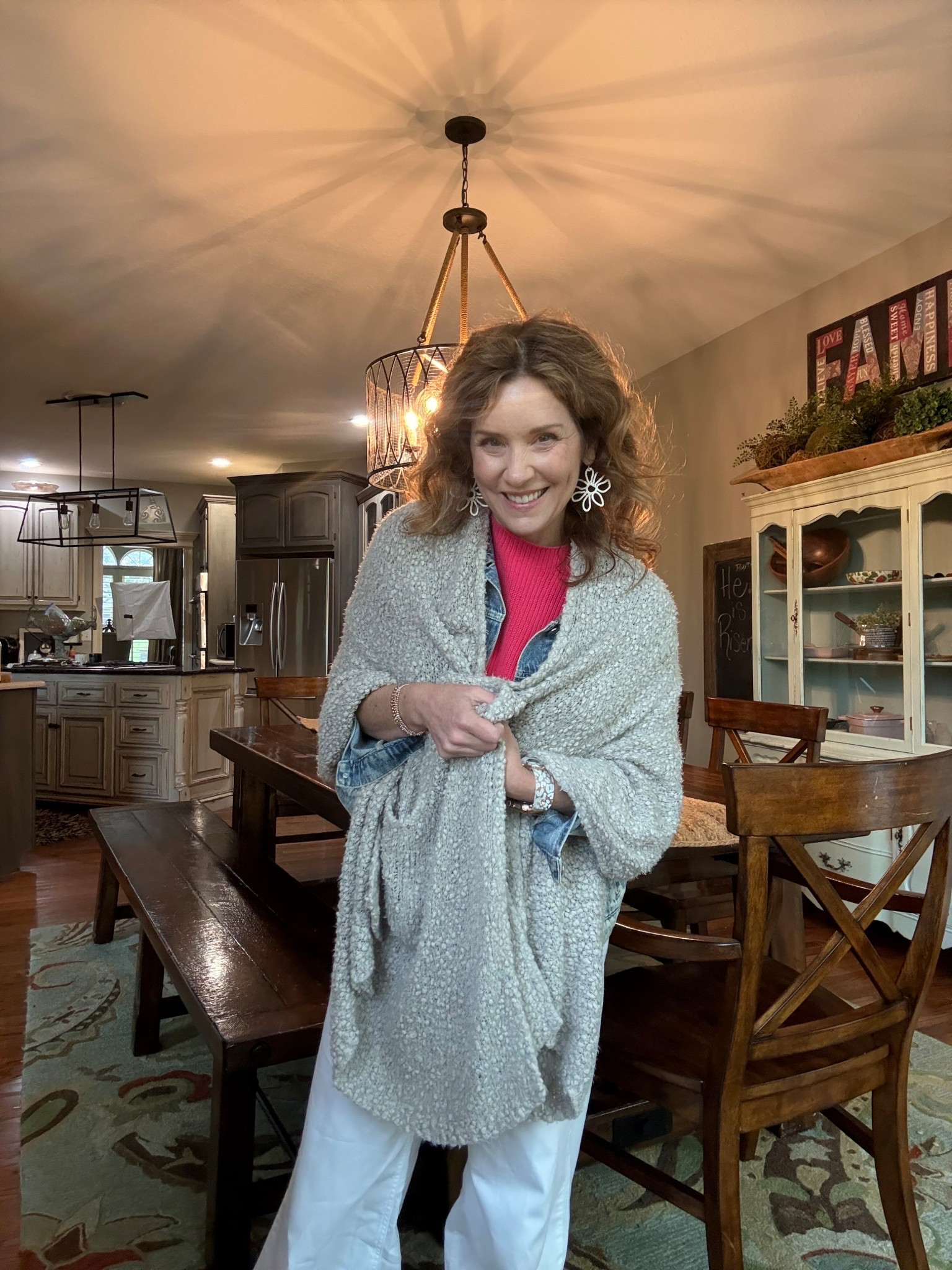 Cozy shawl 🩷

#LTKFindsUnder50 #LTKOver40 #LTKStyleTip