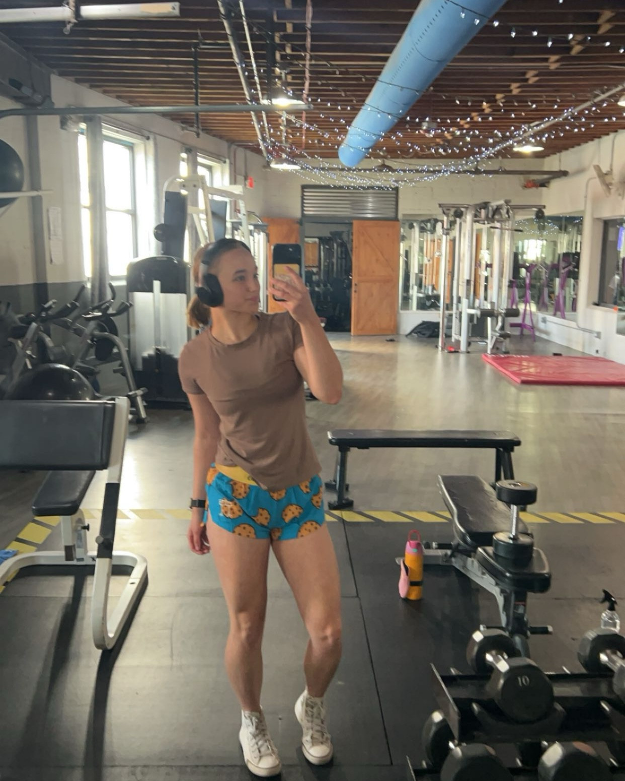 Loving my new ChicknLegs shorts paired with a plain brown tee and my favorite converse + headphones 

#LTKFitness #LTKActive #LTKSummerSales