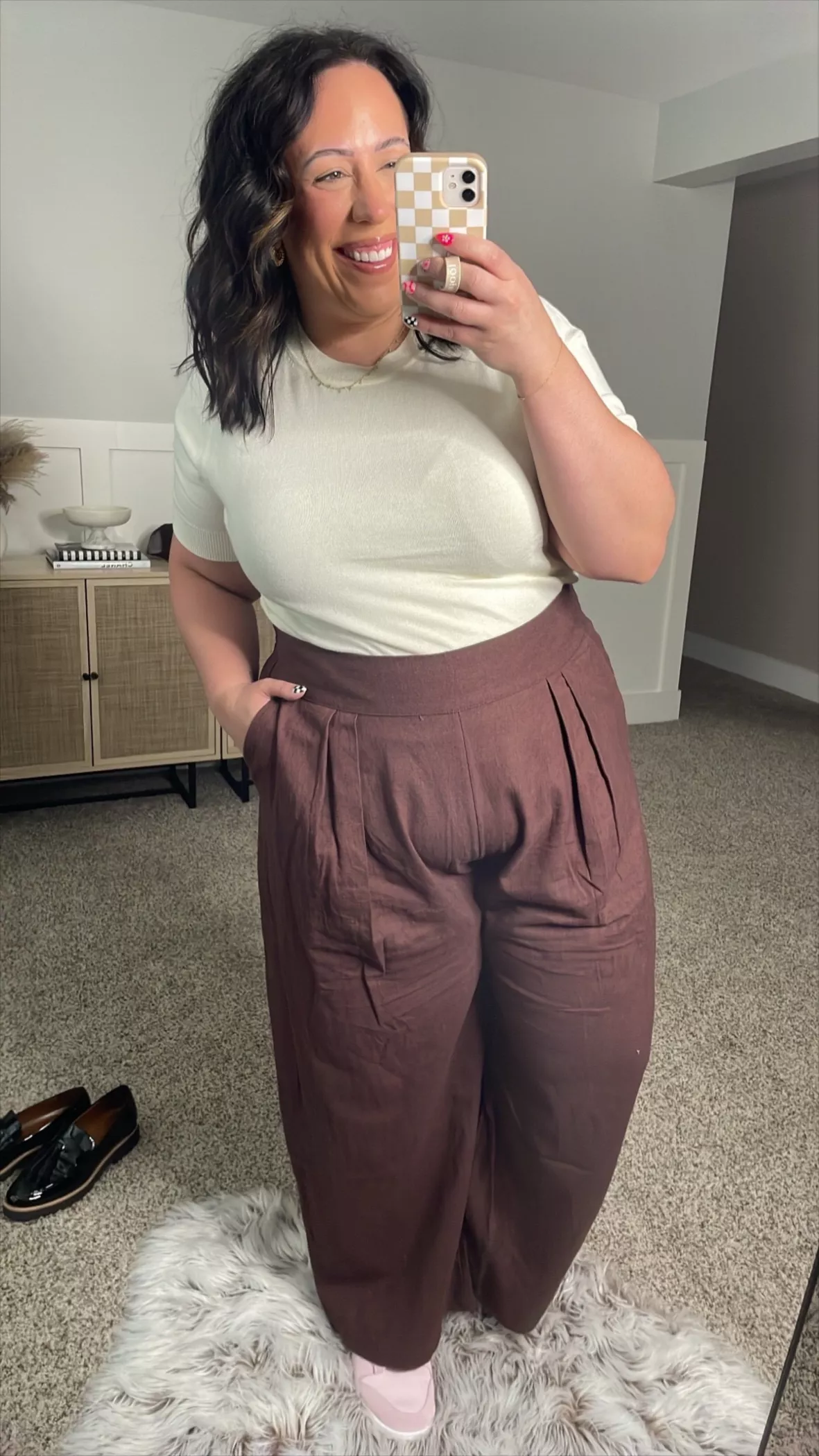 Linen Pants Outfit Ideas For Plus Size Women