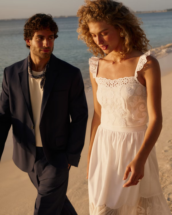 Women's The A&F Mara Linen-Blend Button-Through Vest | Women's Tops | Abercrombie.com | Abercrombie & Fitch (US)