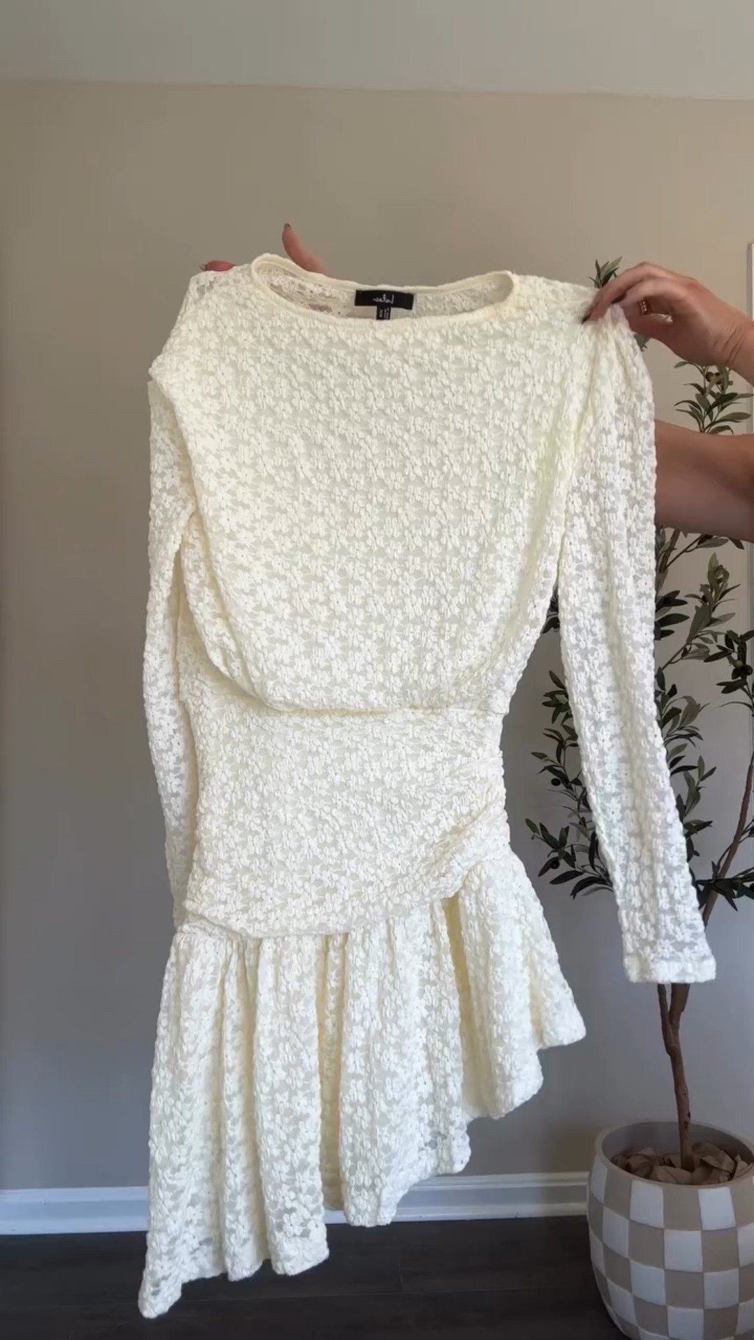 Can’t decide which @lulus fall outfit is my fave 🤭 help me choose below! Comment “details” to receive these to your DM 🛍️

#lulusambassador #lovelulus #fashionreel #stylereel #fallfashion2025 #tryonhaul #outfitinspiration #autumnwardrobe #falloutfitideas fall fashion inspo · fall outfit ideas · cozy chic · fall wardrobe staples · try on haul · fall trends 2025 · transitional outfits · neutral tones · layered looks · fall capsule wardrobe · chic fall style · feminine fashion · outfit inspo · everyday fall looks