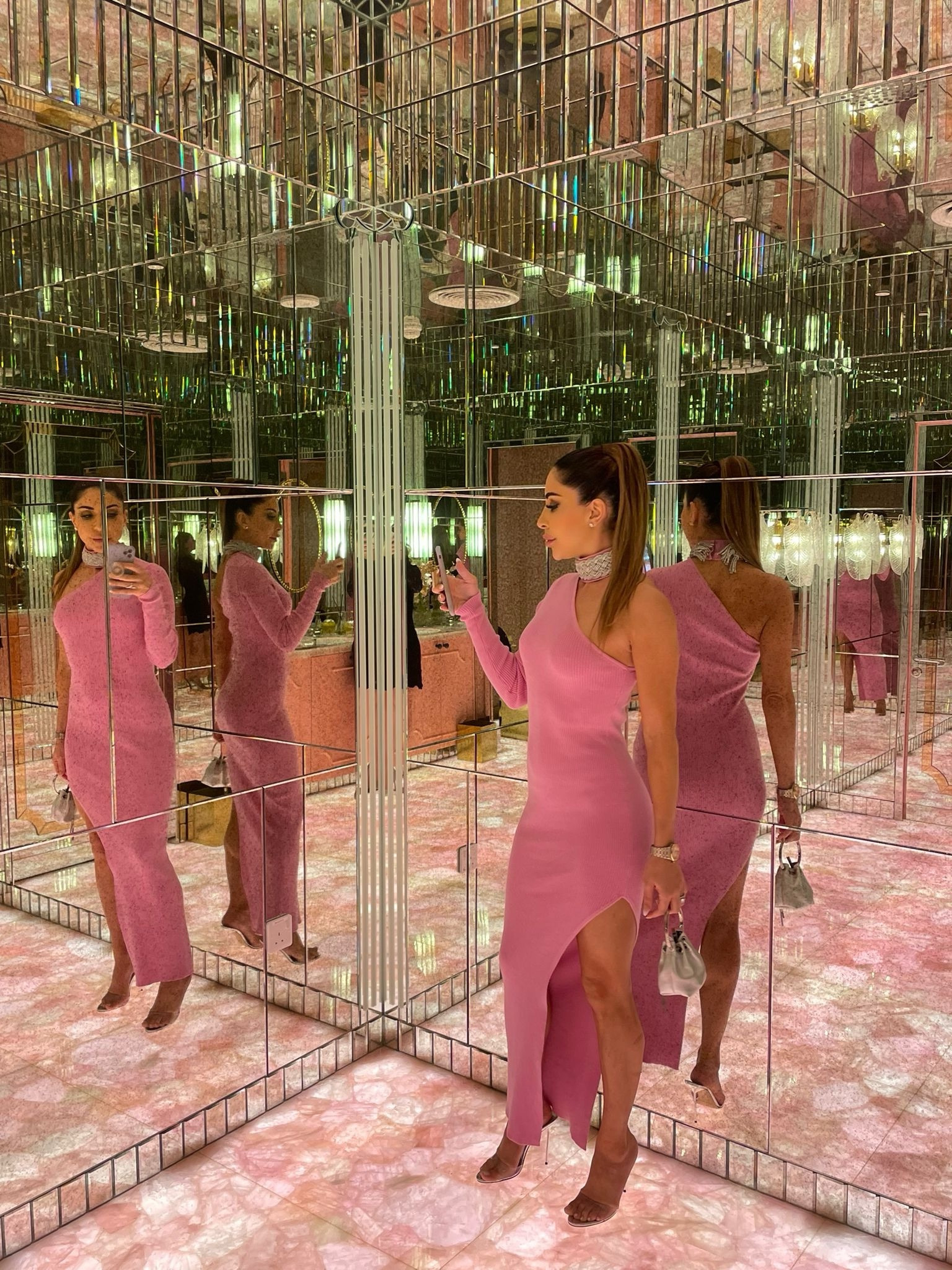 One of my fav winter night looks 🩷

#LTKU #LTKStyleTip #LTKSeasonal