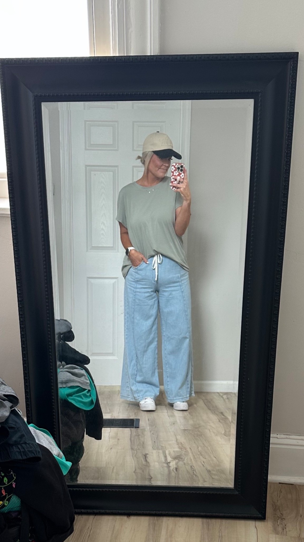 My most worn - and most complimented! - drawstring jeans are on major sale for circle week! I wear these ALLLL. THE. TIME! They look elevated but feel like sweatpants!

#LTKStyleTip #LTKSeasonal #LTKSaleAlert