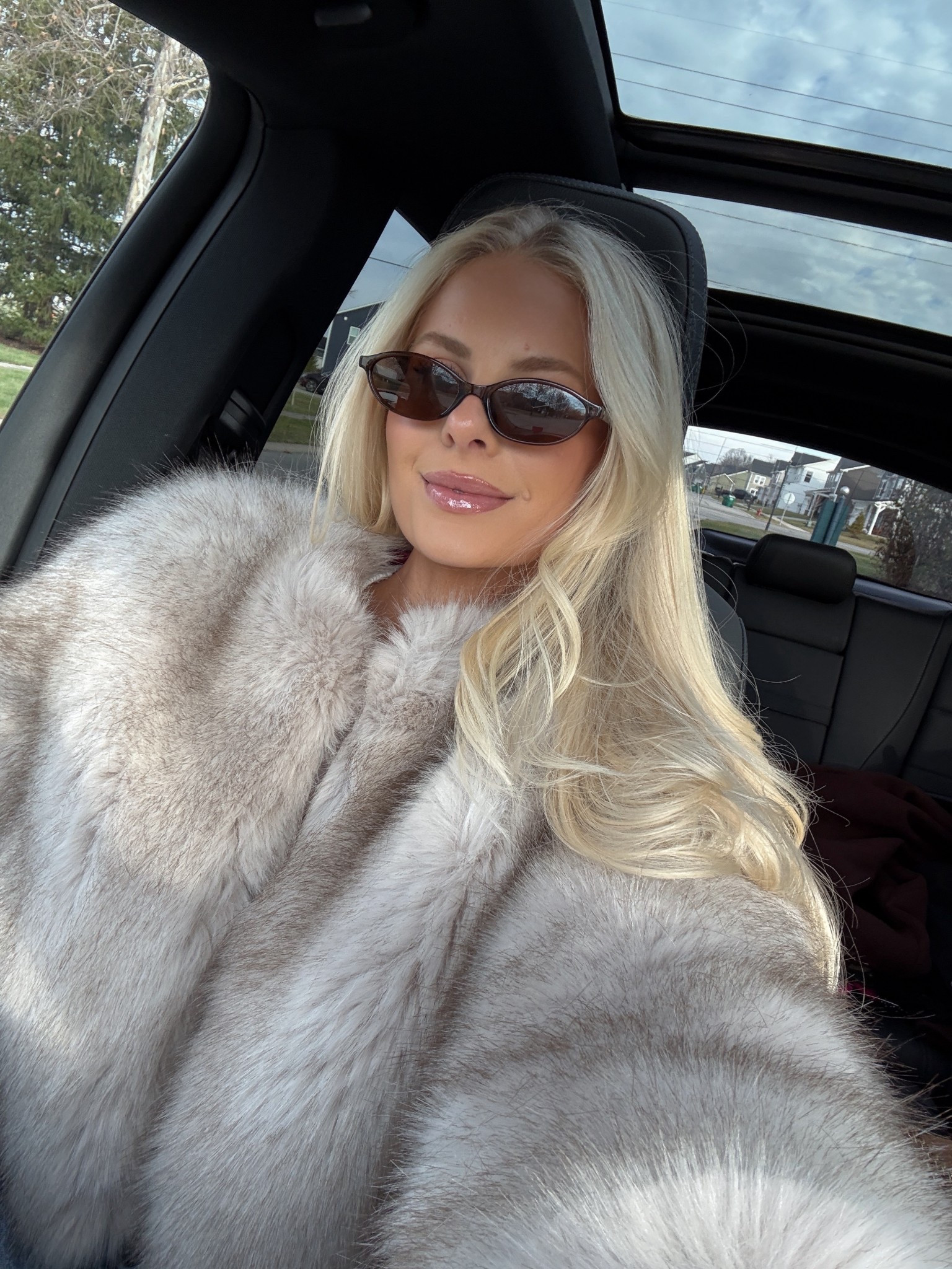 Liner: iconic nude. Gloss: champ stamp fantasy. Coat is old from mango - linking similar! #kathleenpost

Faux fur coat, lip combo, sunnies I love, winter outfit Inspo 

#LTKHoliday #LTKSeasonal #LTKootd