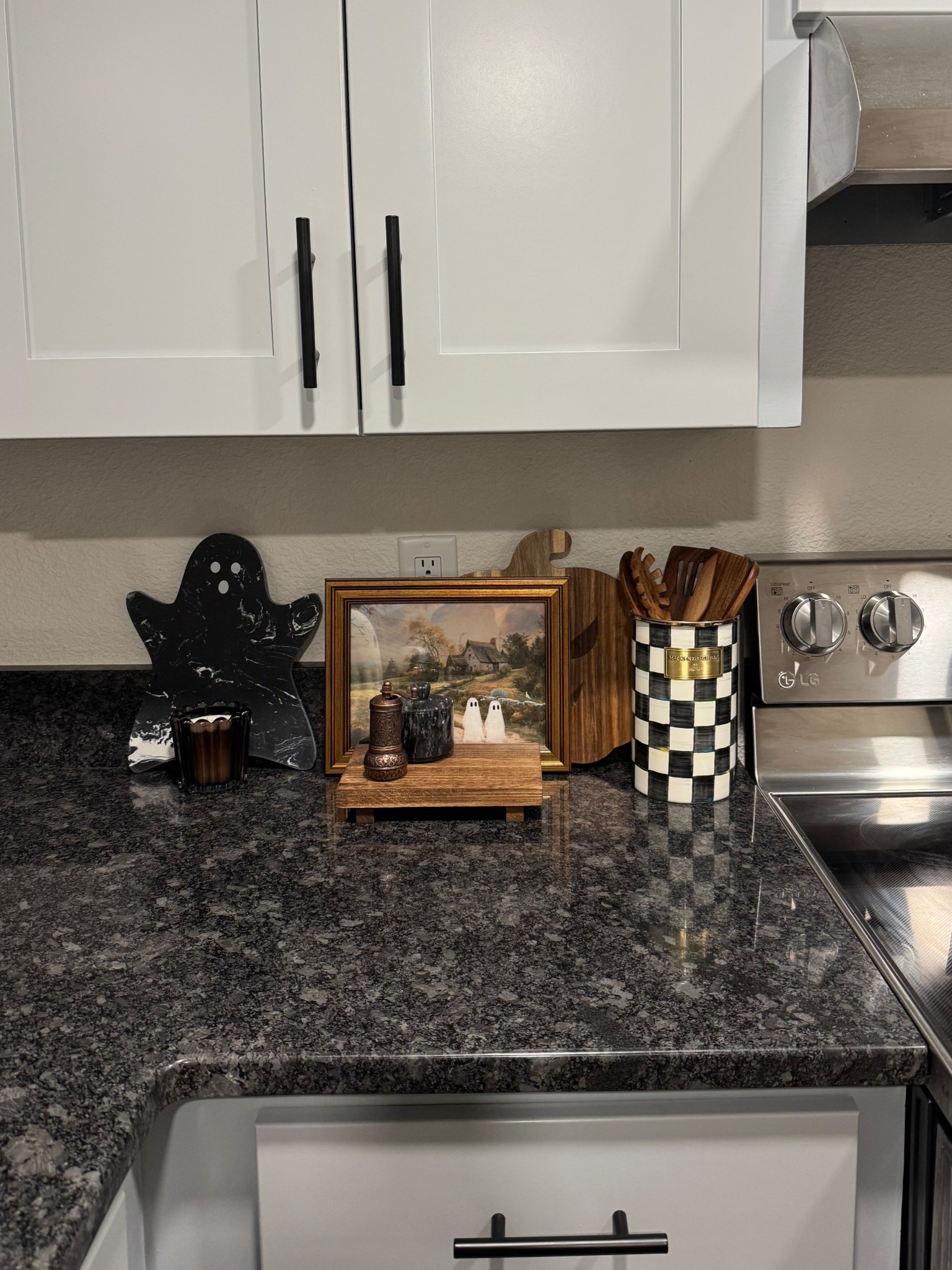 Amazon, kitchen decor, Halloween, coffee bar 

#LTKHome #LTKSeasonal #LTKHalloween