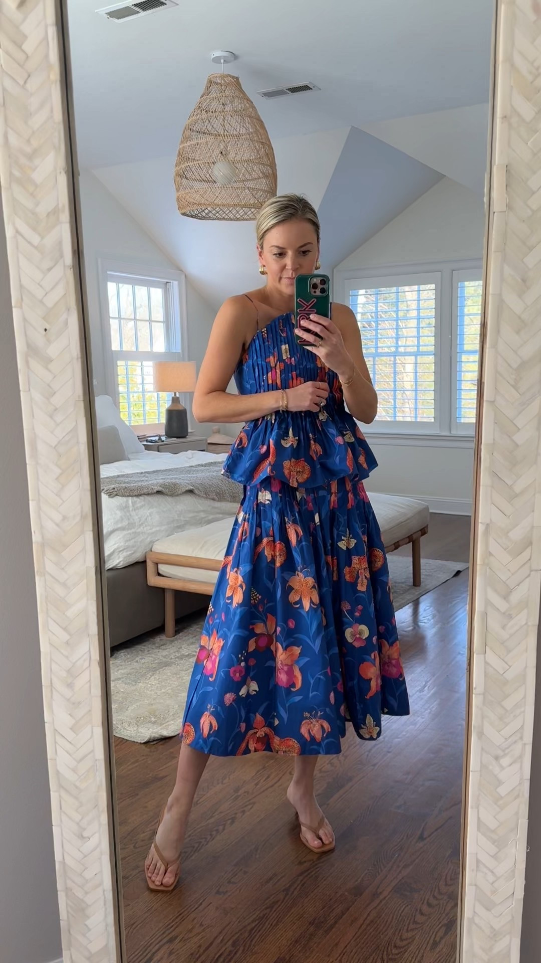 How gorgeous is this set?! Bought for a warm weather trip I have coming up
-small top & has adjustable straps
-small skirt and going to get it taken in (I feel like an XS might be too small) 
*i’m 5’5