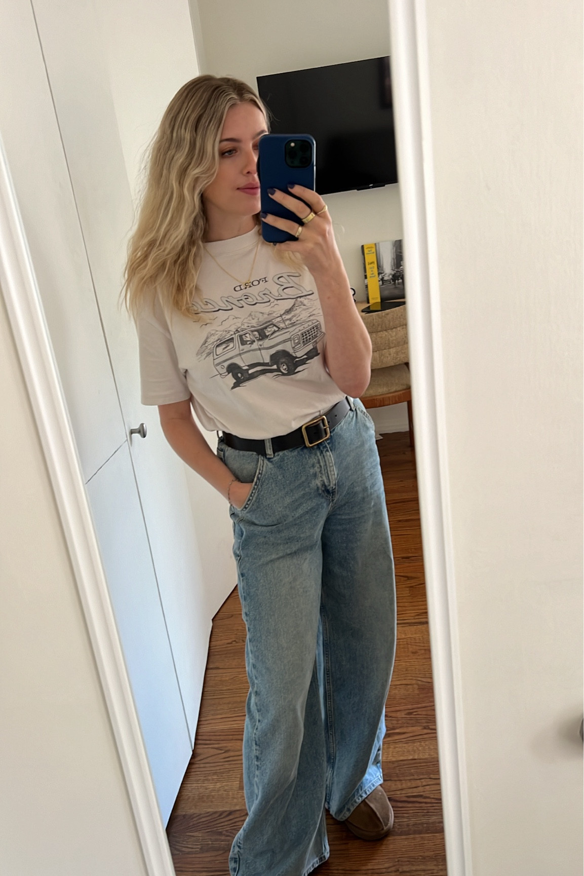 graphic tee and wide leg jeans!

#LTKfindsunder100 #LTKsalealert #LTKfindsunder50