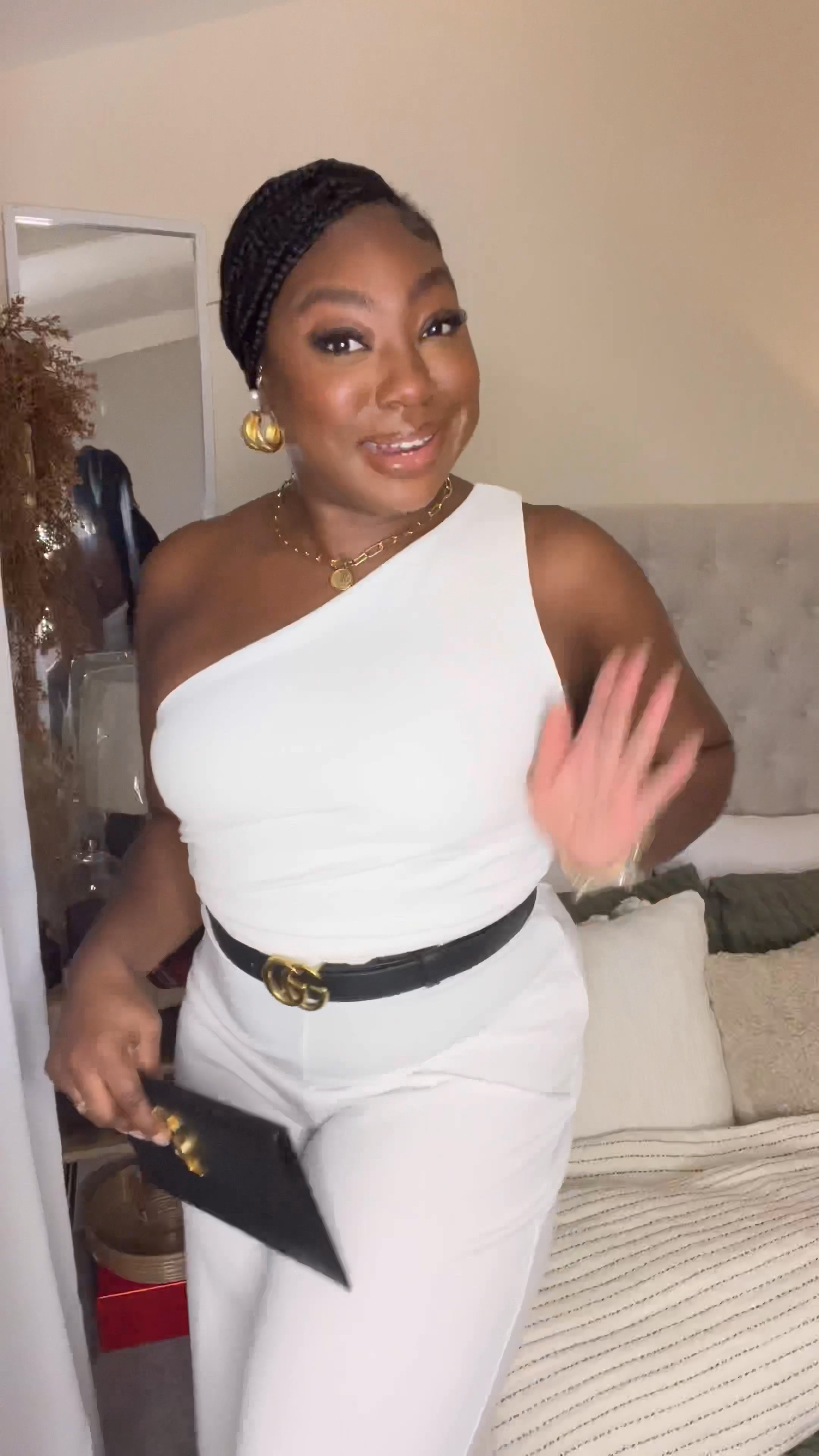 What I Wore: New Years Dinner Party

The perfect wardrobe staple that can be worn over and over again for countless occasions. You guys need to get you one of theeeese!! 😍

- White asymmetric jumpsuit @zara ( 7901/418)
- Black belt by @gucci
- Black clutch by @ysl
- Gold double hoop earrings by @asos
- Gold bangles and necklace by @nevaeh.jewellery
- Jewel ring by @objktsjewelry
- Band ring and charm bracelet by @theofficialpandora

#LTKeurope #LTKcurves #LTKstyletip