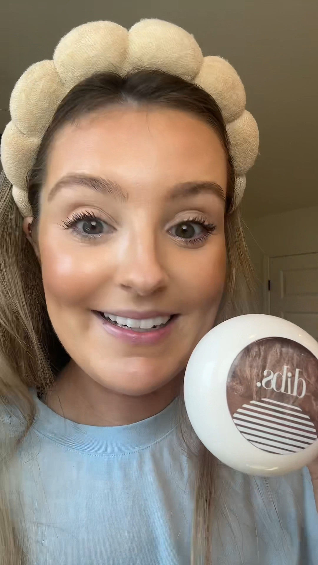 A 5000 person waitlist….for bronzer! It’s that good 

#LTKFindsUnder50 #LTKBeauty