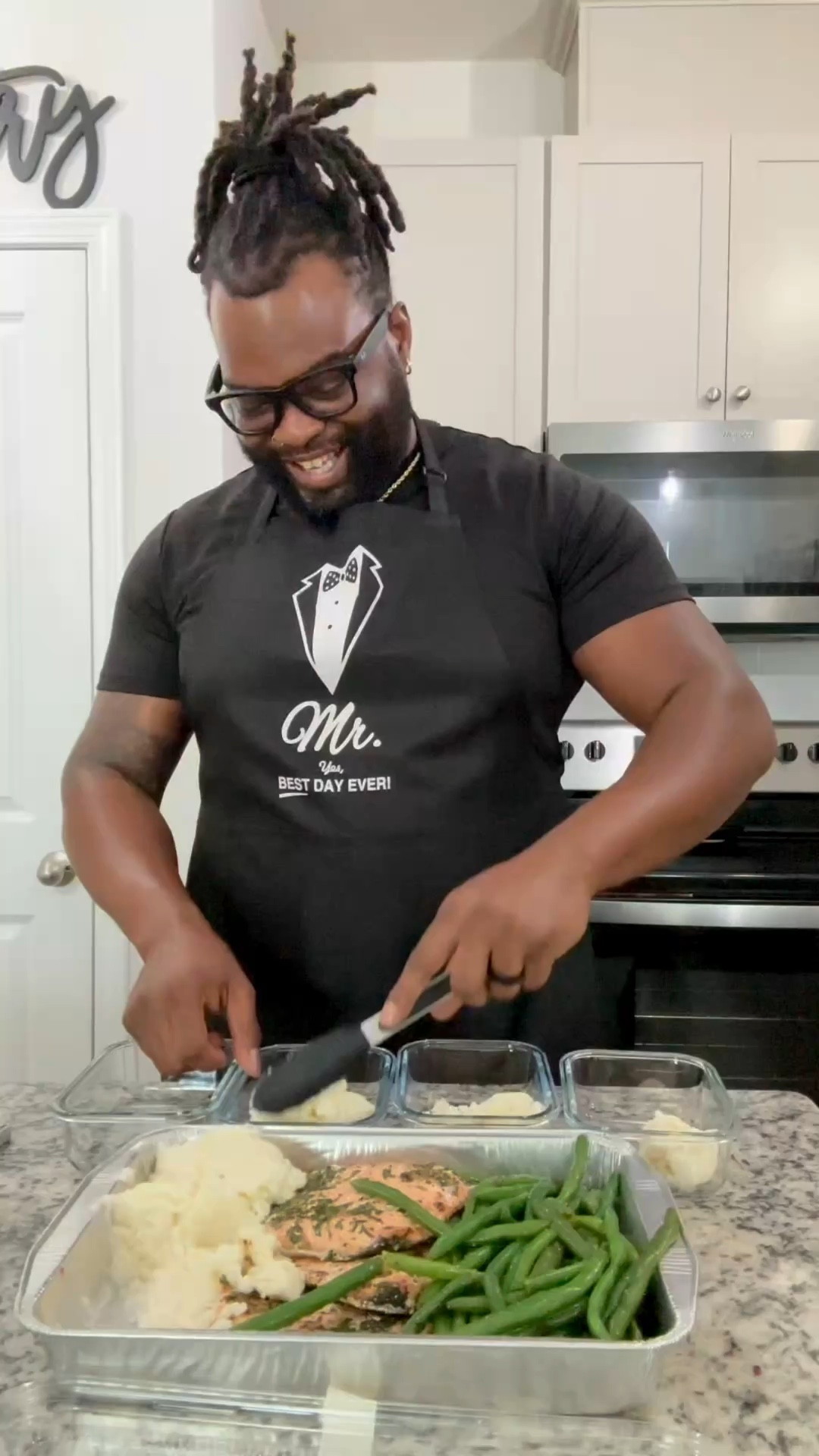 When they say “in sickness and in health,” they really meant the meal prep too! 🥺 Husband took over the kitchen this week while I recover from surgery, and I think he might be gunning for my job. 👨🏾‍🍳🔥 The apprentice has become the master! My heart (and stomach) is so full. 🥗✨

#MealPrep #HusbandGoals #marriedlife💍 #HealthyMealPrep #RecoveryJourney

#LTKfoodie