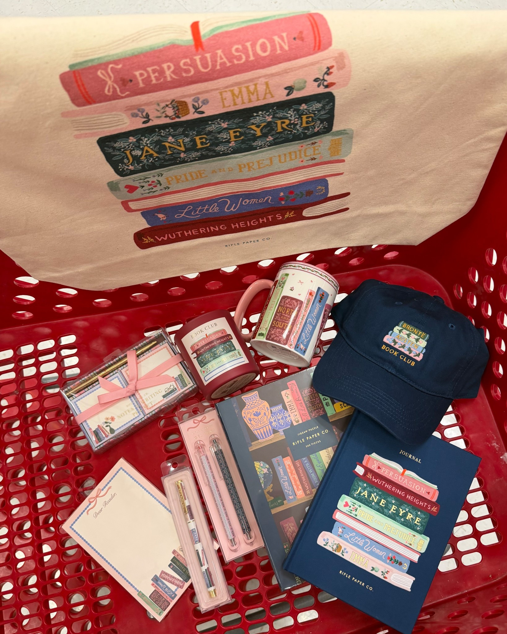 For the book loving girlies! 📚 