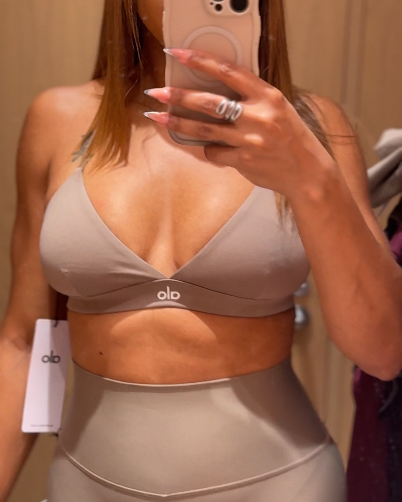 Alo Shopping Day 
Size: Medium
Height: 5”9 