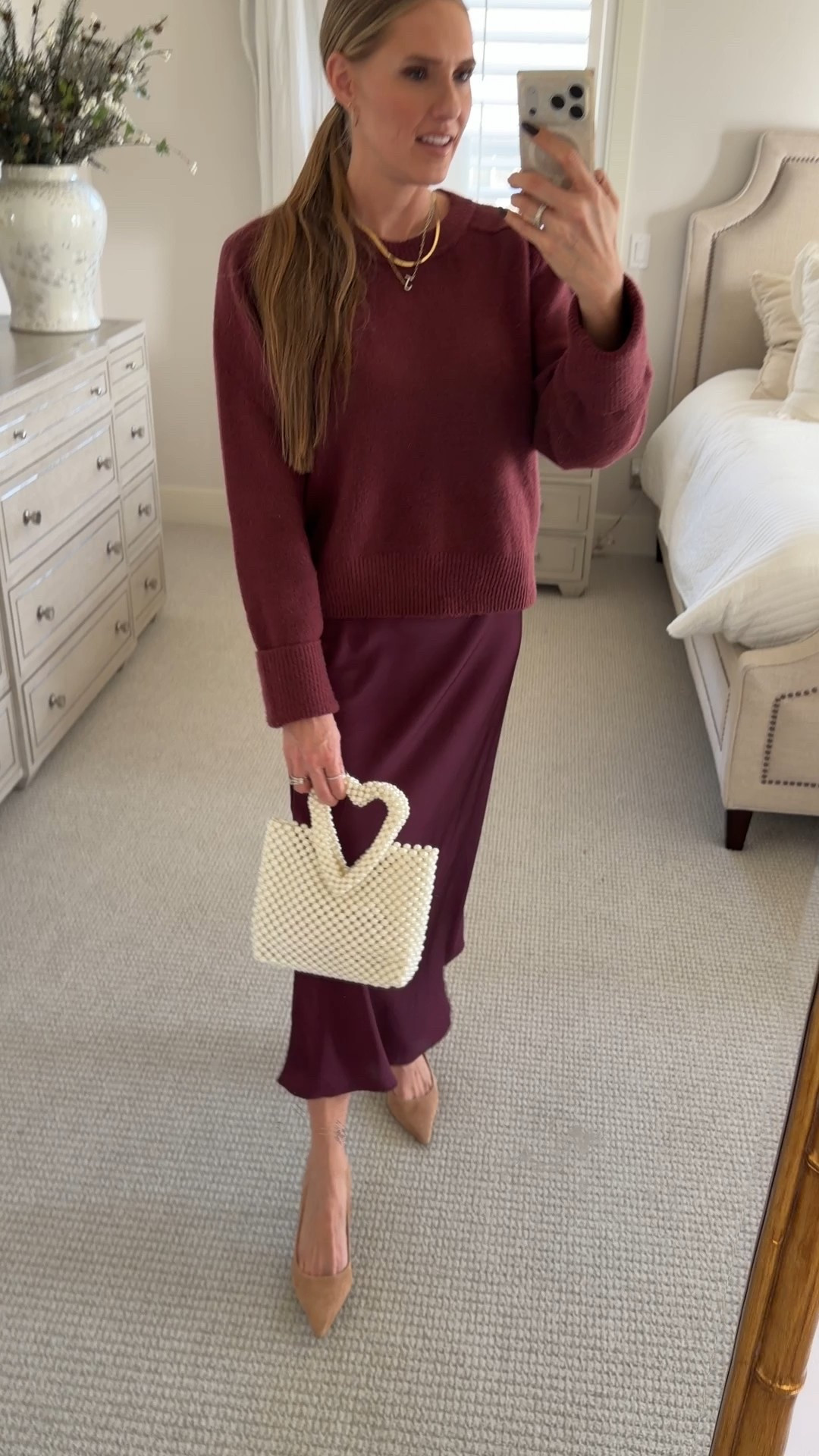 Valentine’s Day outfit! Burgundy sweater, burgundy skirt, heart bag, nude pumps 

#LTKSaleAlert #LTKValentine #LTKmomlife