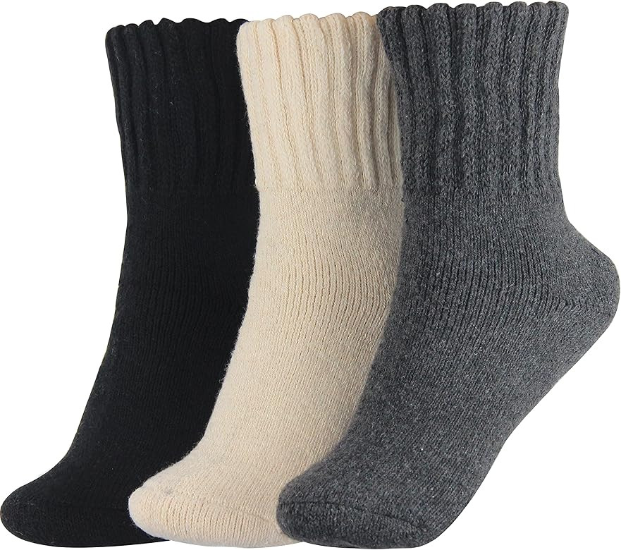 BenSorts Women's Winter Boots Socks Thick Warm Cozy Crew Socks Solid Color Gifts | Amazon (US)