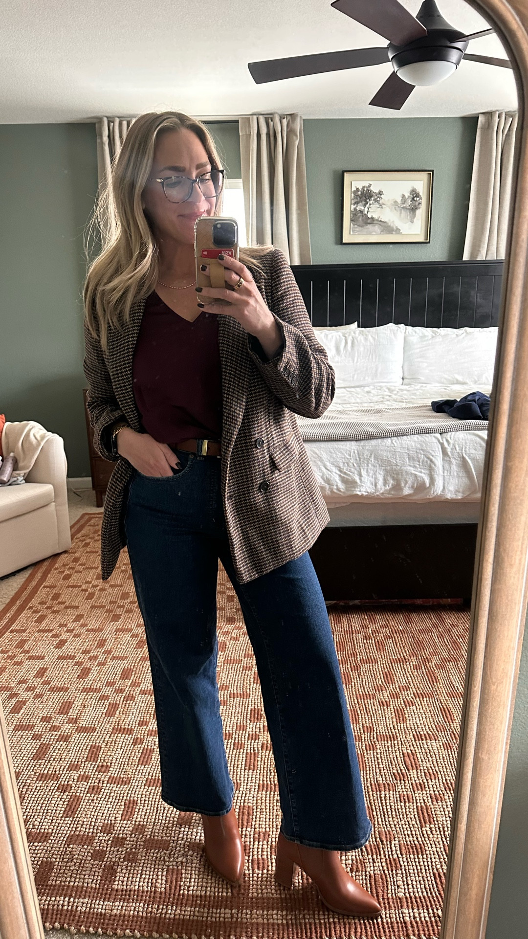 Cannot get over this silk sleeveless top! It is washable and has stretch! Instantly elevates any outfit. Perfect for the holiday season! @onequince #quincepartner