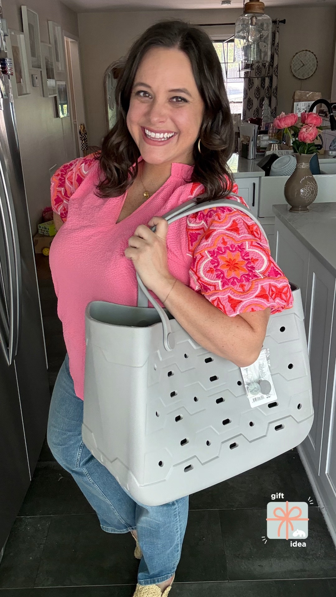 I love these summer bags for teacher gifts. They also would be a perfect last minute Mother’s Day gift. You could also fill them with fun summer essentials for mom.

#teacherappreciationgift #mothersday #giftidea

#LTKMothersDay #LTKHome #LTKmomlife