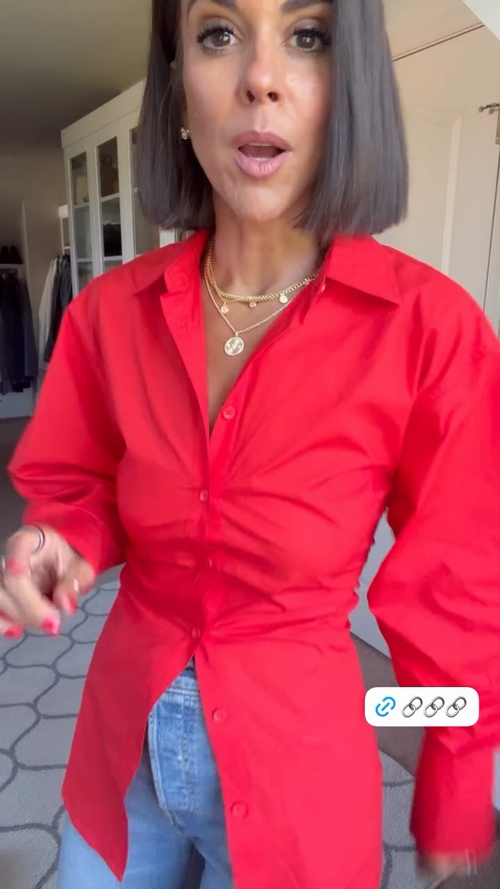 Obsessed with this new button down! Size xs Jeans size 26 (sized up one

#LTKootd #LTKSeasonal #LTKdayinmylife