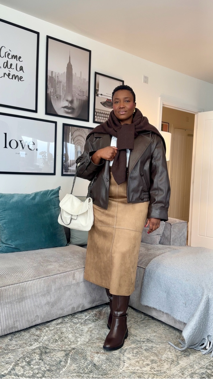 3 ways to style 1 outfit day 2 comment link for the look. Let me know what you think of this look and save for inspiration.. 

Suede outfit, mum style , outfit inspiration, leather jacket, curvy outfit, style idea, plus-size fashion