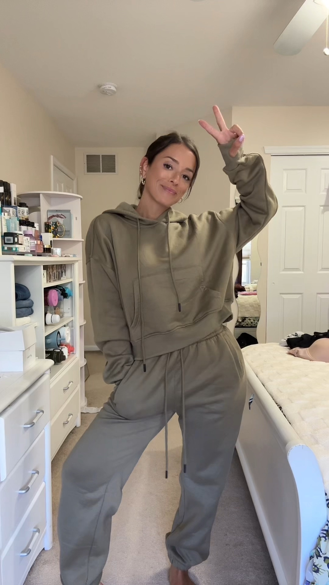 Ok I’m obsessed with this UANEO sweat set!! It’s the softest sweat set I think I own. Wearing size medium for more of an oversized fit! Available in SO many colors!! 

#LTKFallSale #LTKStyleTip #LTKFindsUnder50