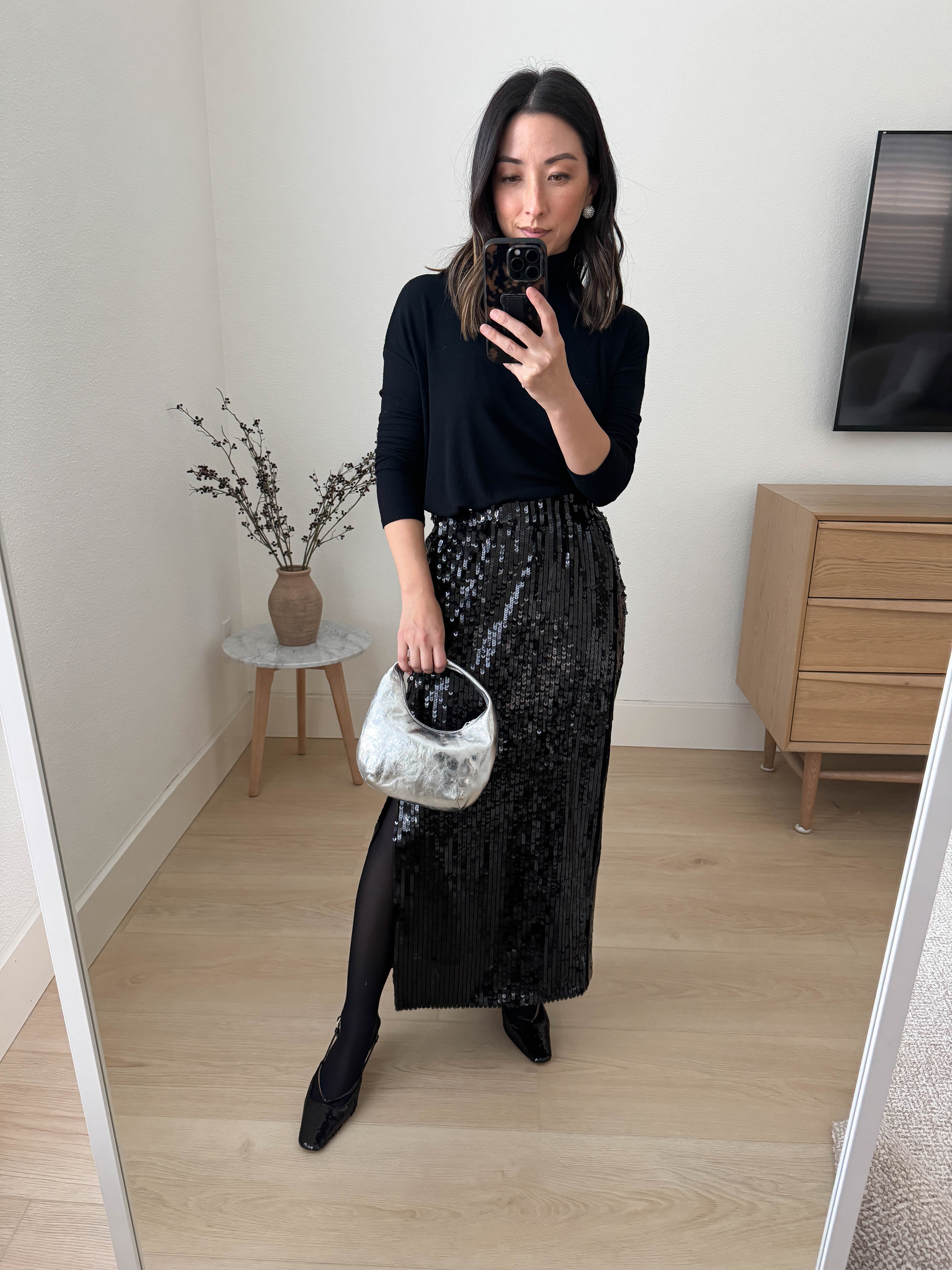 Holiday outfit inspiration. Skirt is old J.Crew, but linked similar. 

Majestic Filatures turtleneck xs (old)
J.Crew skirt 0 (old)
Wolford tights xs
J.Crew pumps 5 (old)
Madewell bag
J.Crew earrings

#LTKHoliday #LTKSeasonal