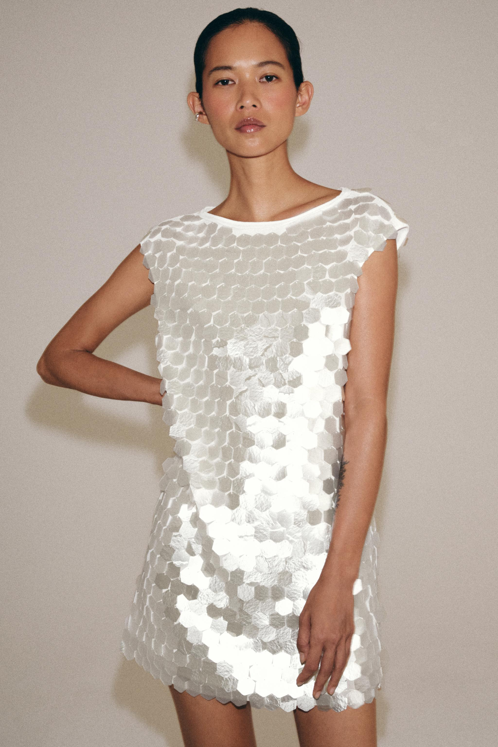 ZARA WOMAN COLLECTIONRound neck, short-sleeved dress. Sequin appliqué detail. Matching interior ... | Zara US