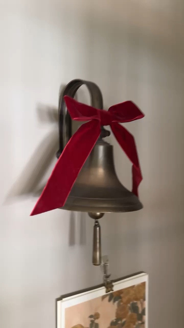 Adding these red velvet clip on bows from Anthropologie to everythinggggg 

#LTKHoliday #LTKHome #LTKSeasonal